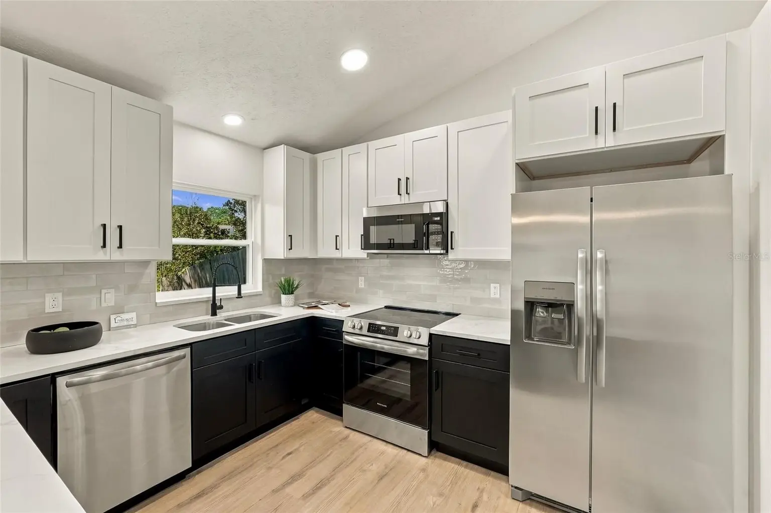 11216 SHADYBROOK DRIVE, TAMPA, FL, photo 9 of 25