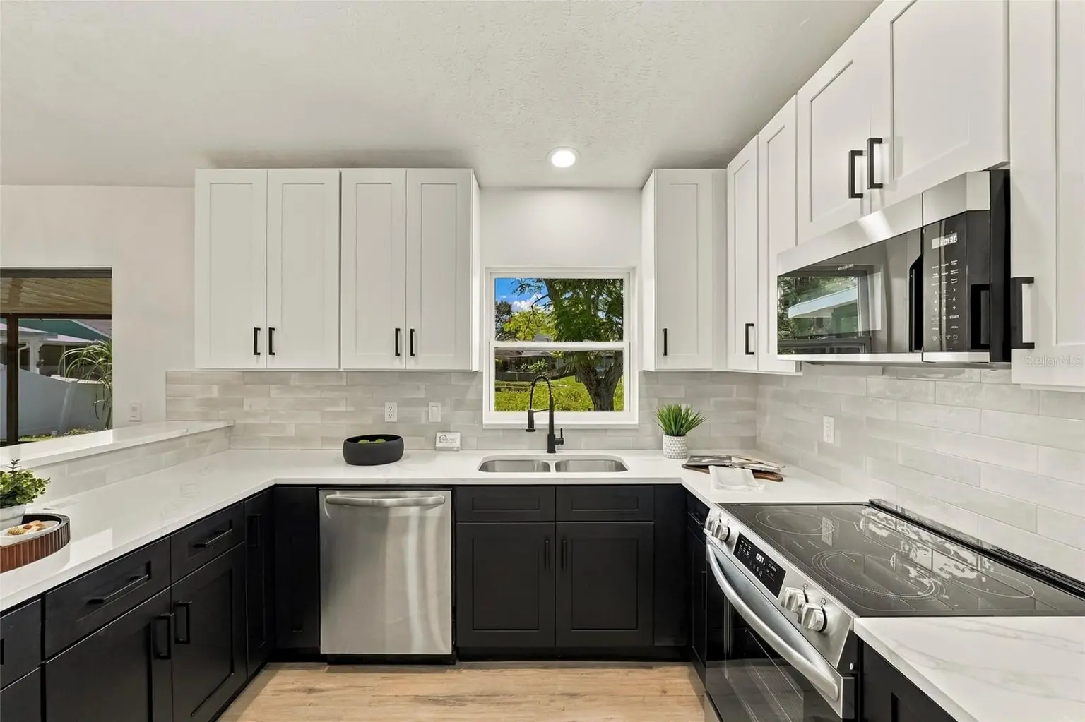 11216 SHADYBROOK DRIVE, TAMPA, FL, photo 10 of 25