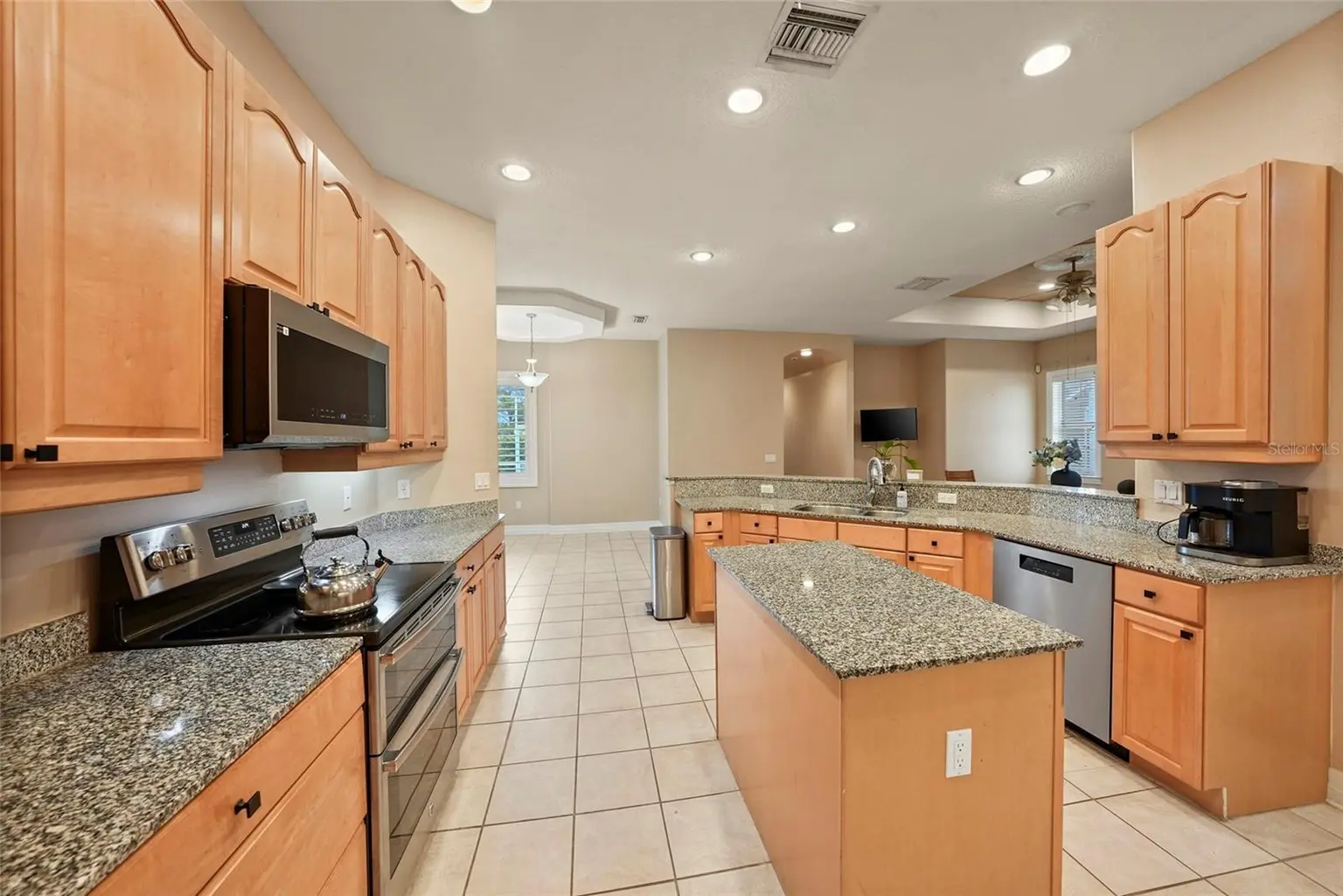 18823 WIMBLEDON CIRCLE, LUTZ, FL, photo 16 of 43
