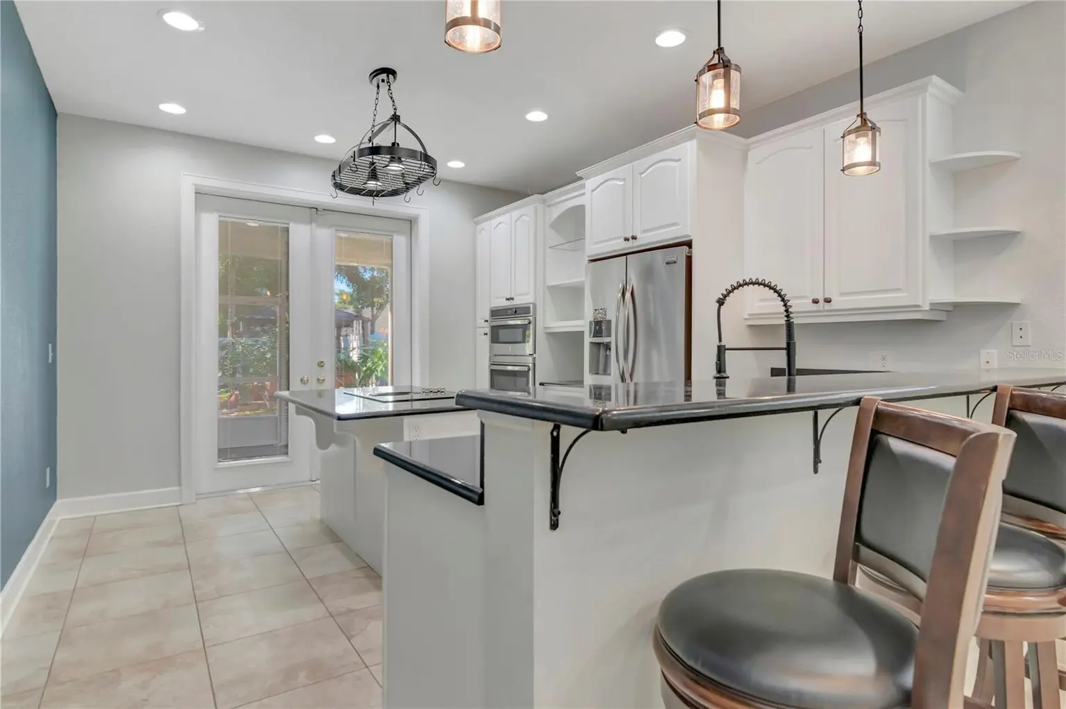 3816 W ESTRELLA STREET, TAMPA, FL, photo 3 of 30