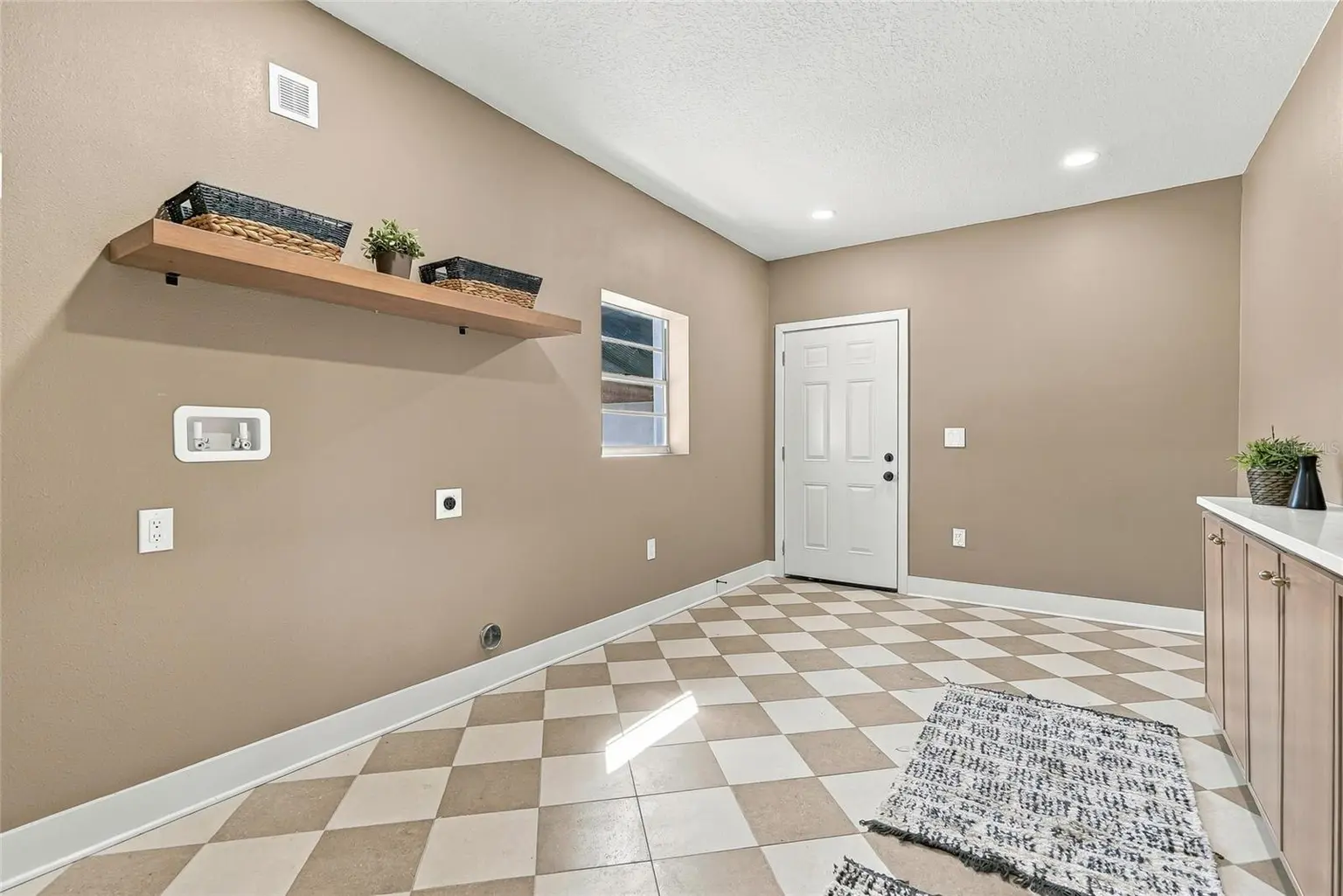 3112 S JULIA CIRCLE, TAMPA, FL, photo 44 of 51