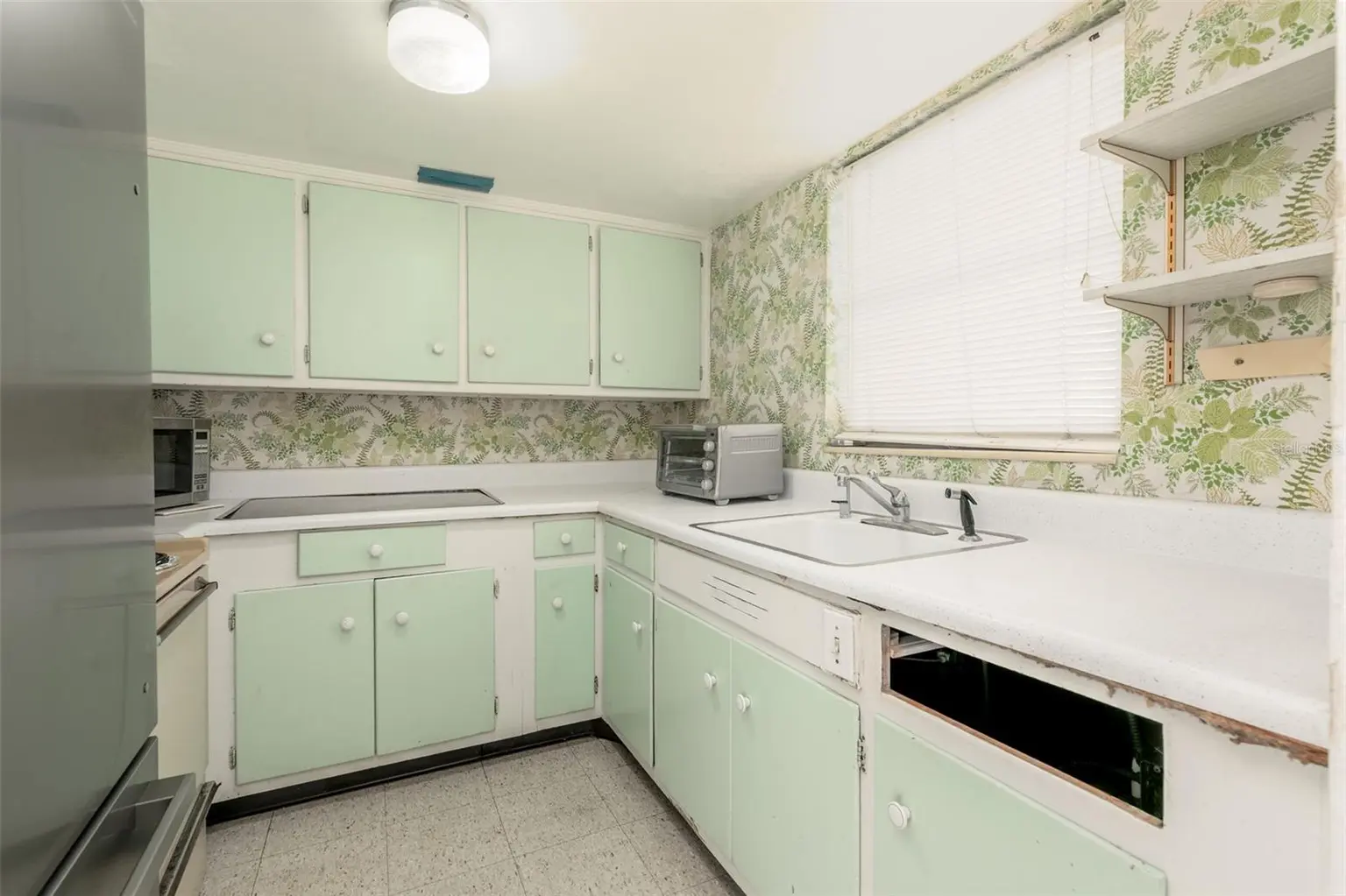 16400 GULF BOULEVARD #502, REDINGTON BEACH, FL, photo 17 of 42