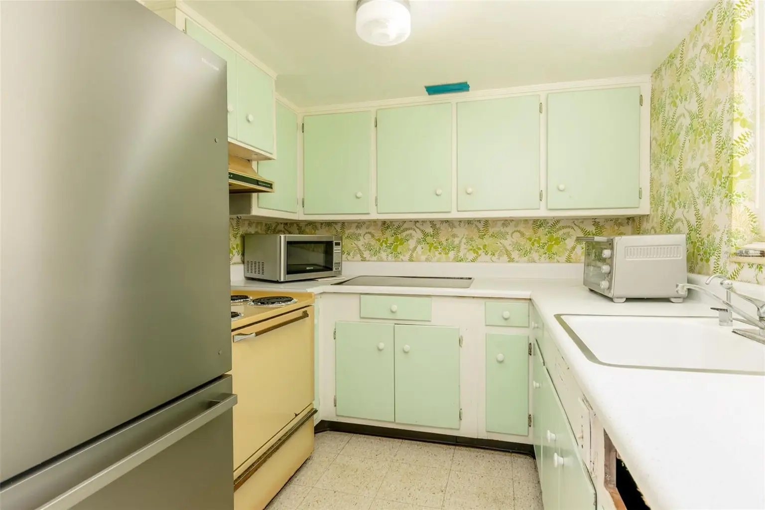 16400 GULF BOULEVARD #502, REDINGTON BEACH, FL, photo 18 of 42