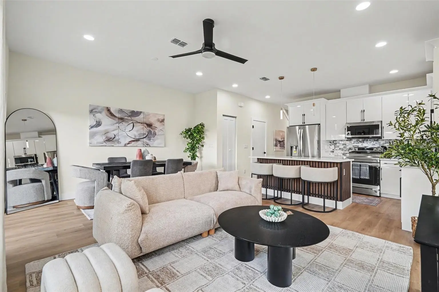 3612 N GARRISON STREET, TAMPA, FL, photo 4 of 20