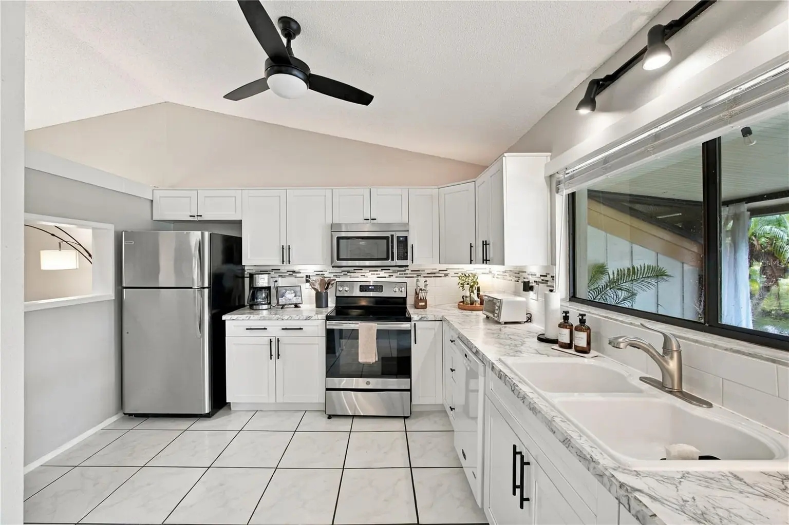 4008 SHORESIDE CIRCLE, TAMPA, FL, photo 26 of 35