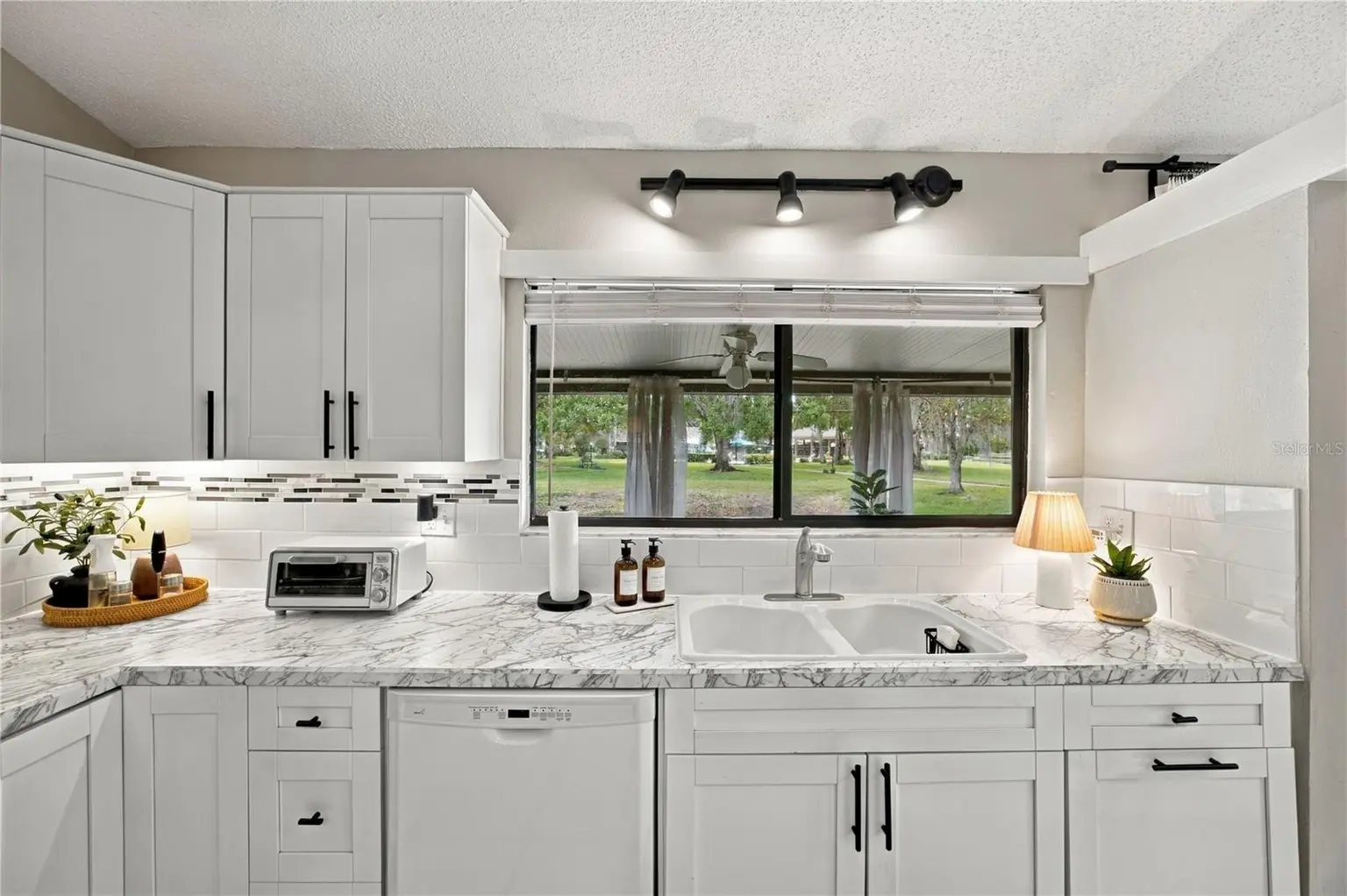 4008 SHORESIDE CIRCLE, TAMPA, FL, photo 28 of 35