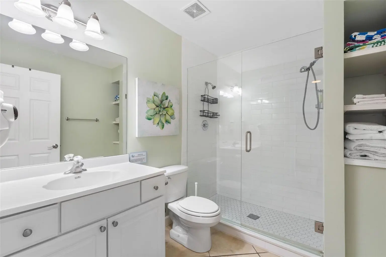 19417 GULF BOULEVARD #B204, INDIAN SHORES, FL, photo 22 of 39