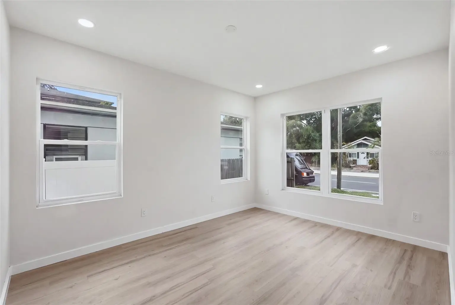 2144 5TH AVENUE N, ST PETERSBURG, FL, photo 5 of 41
