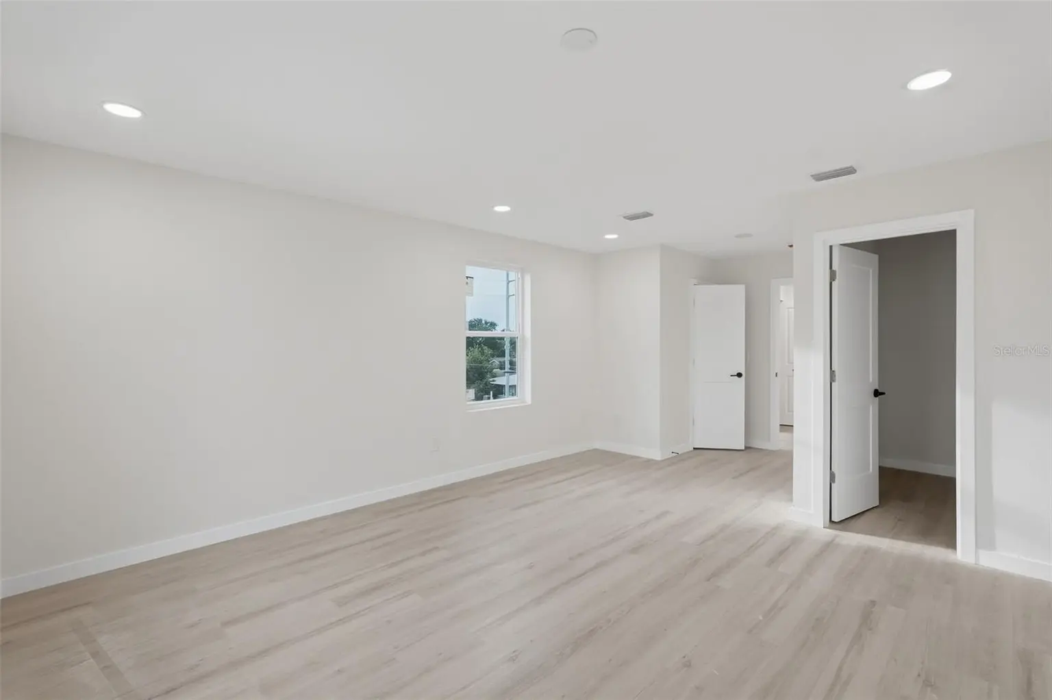 2144 5TH AVENUE N, ST PETERSBURG, FL, photo 10 of 41