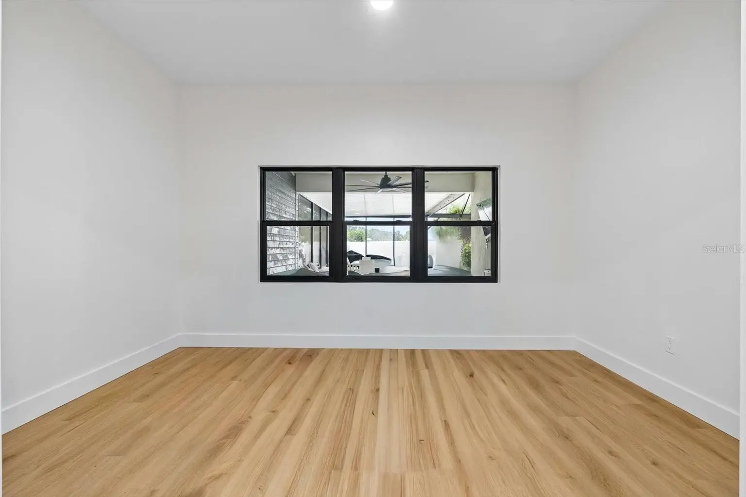 2432 INDIAN AVENUE, BELLEAIR BLUFFS, FL, photo 9 of 58
