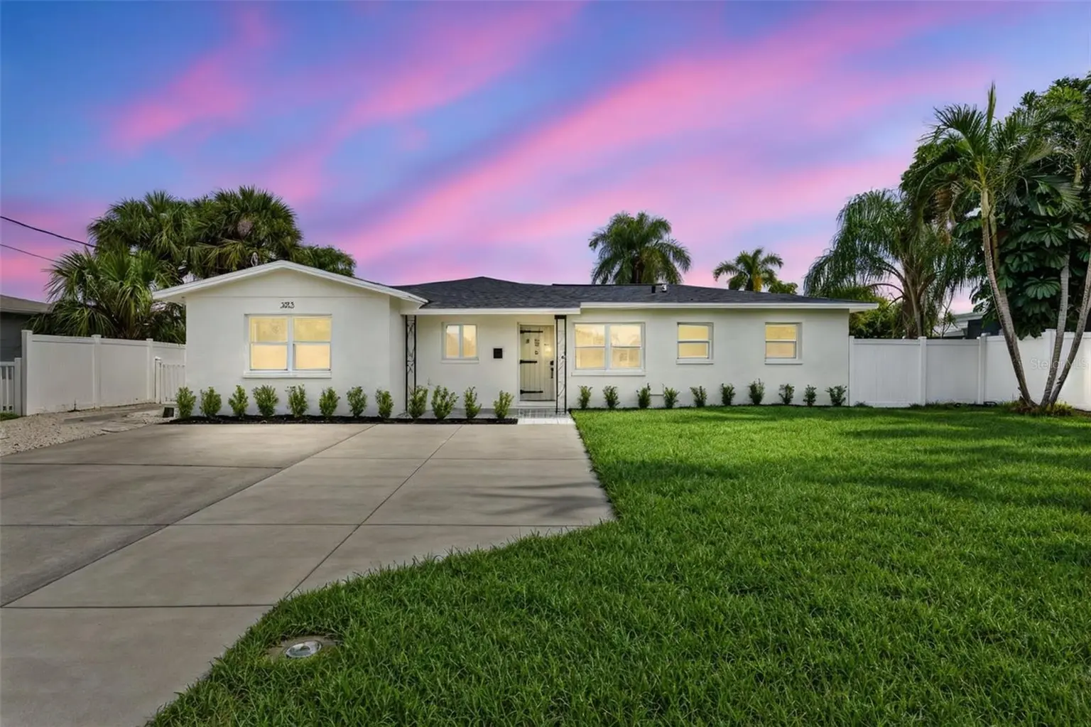 223 94TH AVENUE NE, ST PETERSBURG, FL, photo 1 of 40
