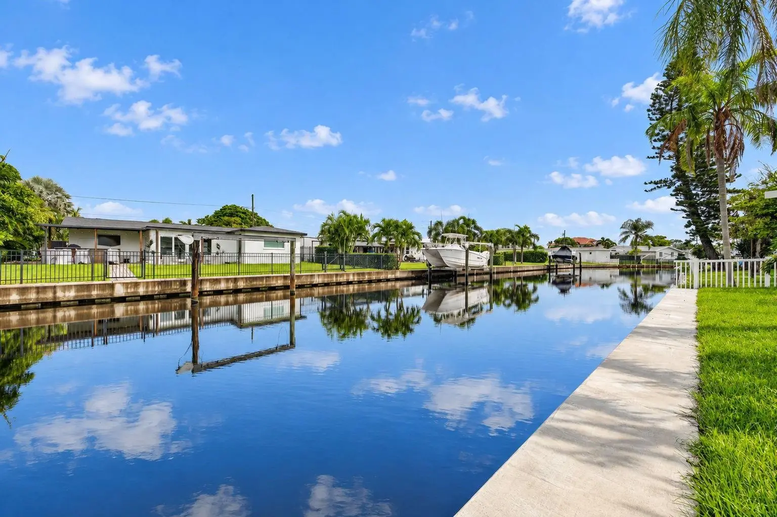 223 94TH AVENUE NE, ST PETERSBURG, FL, photo 16 of 40