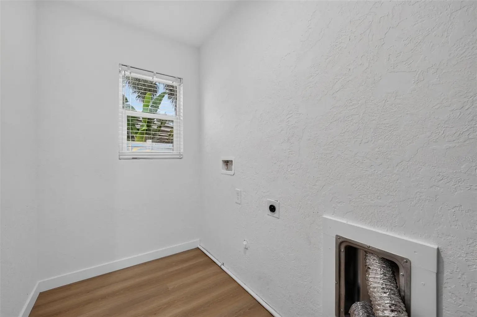 223 94TH AVENUE NE, ST PETERSBURG, FL, photo 29 of 40
