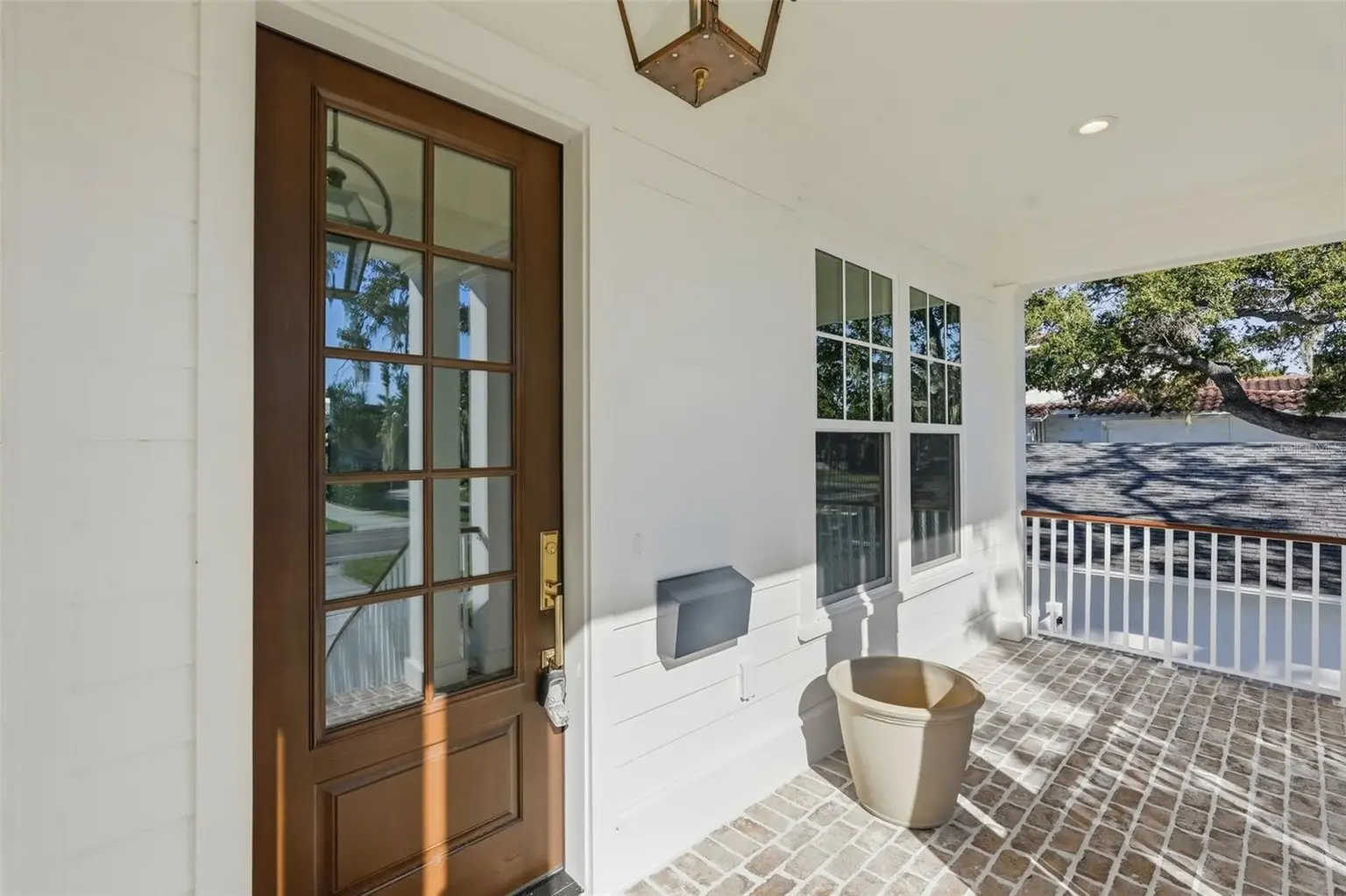 822 SNELL ISLE BOULEVARD NE, ST PETERSBURG, FL, photo 4 of 49