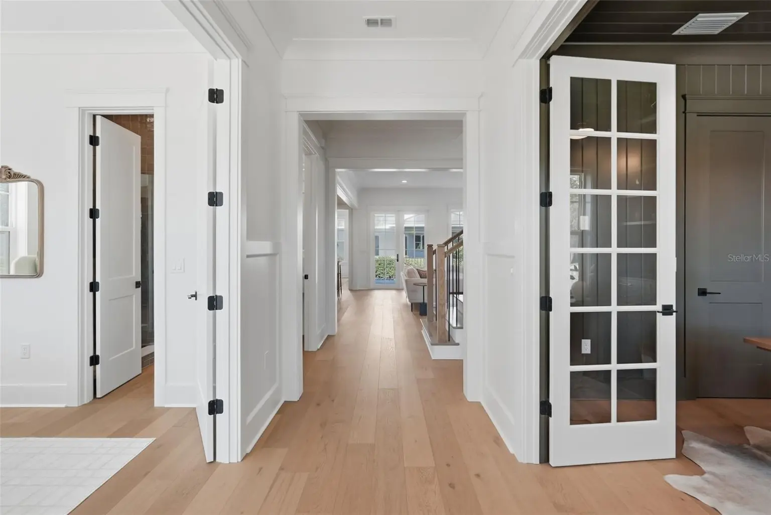 822 SNELL ISLE BOULEVARD NE, ST PETERSBURG, FL, photo 6 of 49