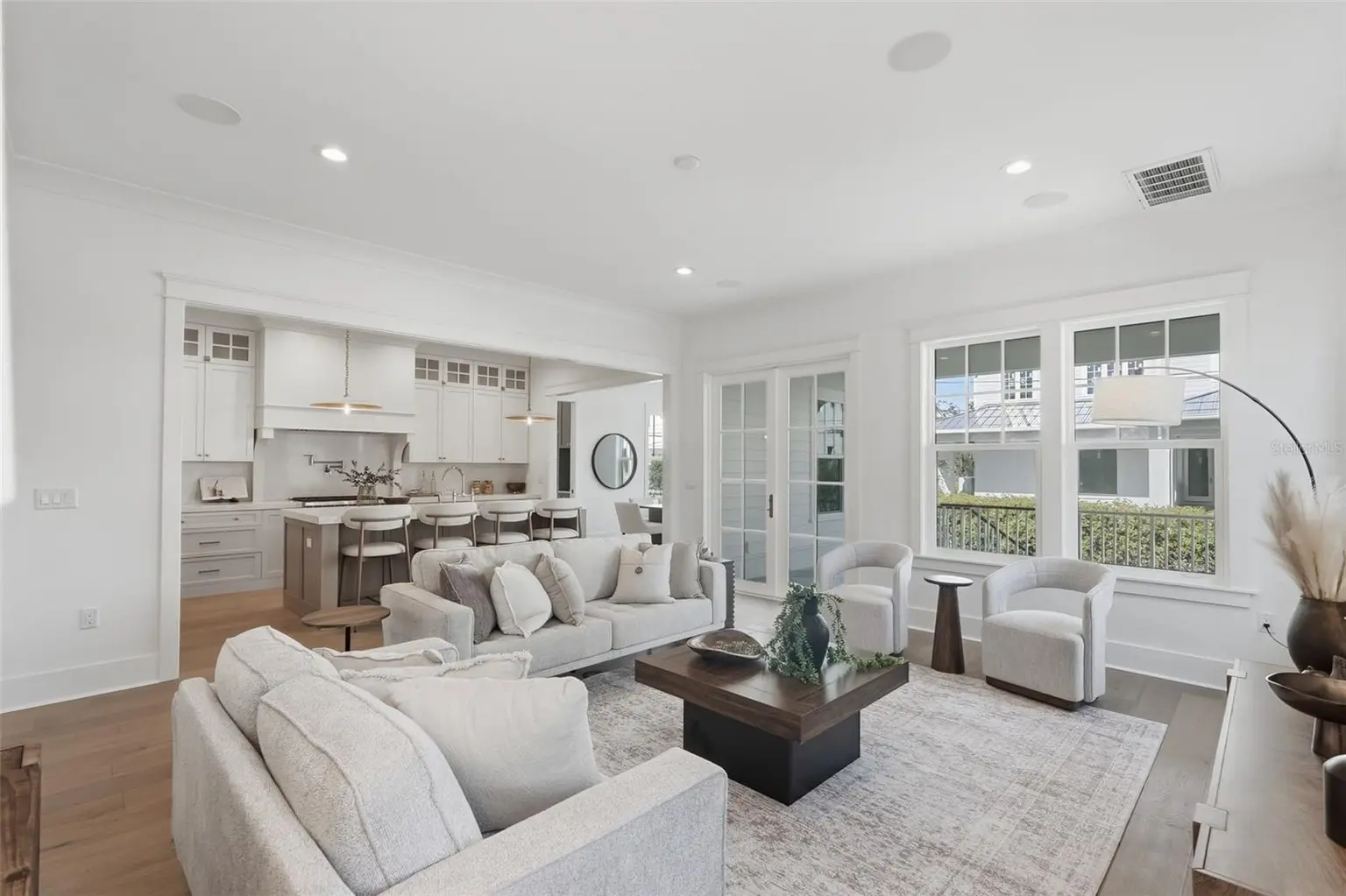 822 SNELL ISLE BOULEVARD NE, ST PETERSBURG, FL, photo 13 of 49