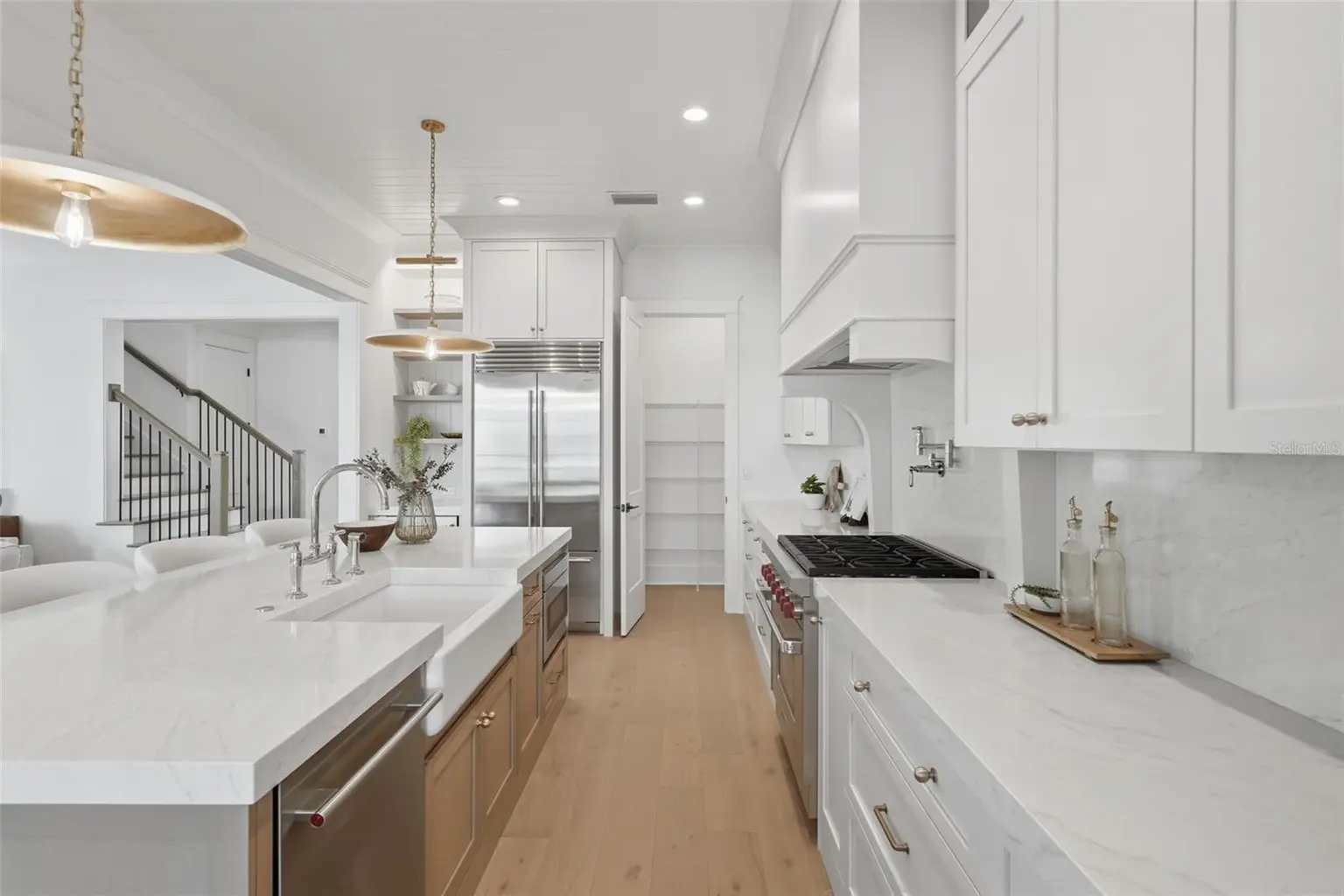 822 SNELL ISLE BOULEVARD NE, ST PETERSBURG, FL, photo 15 of 49