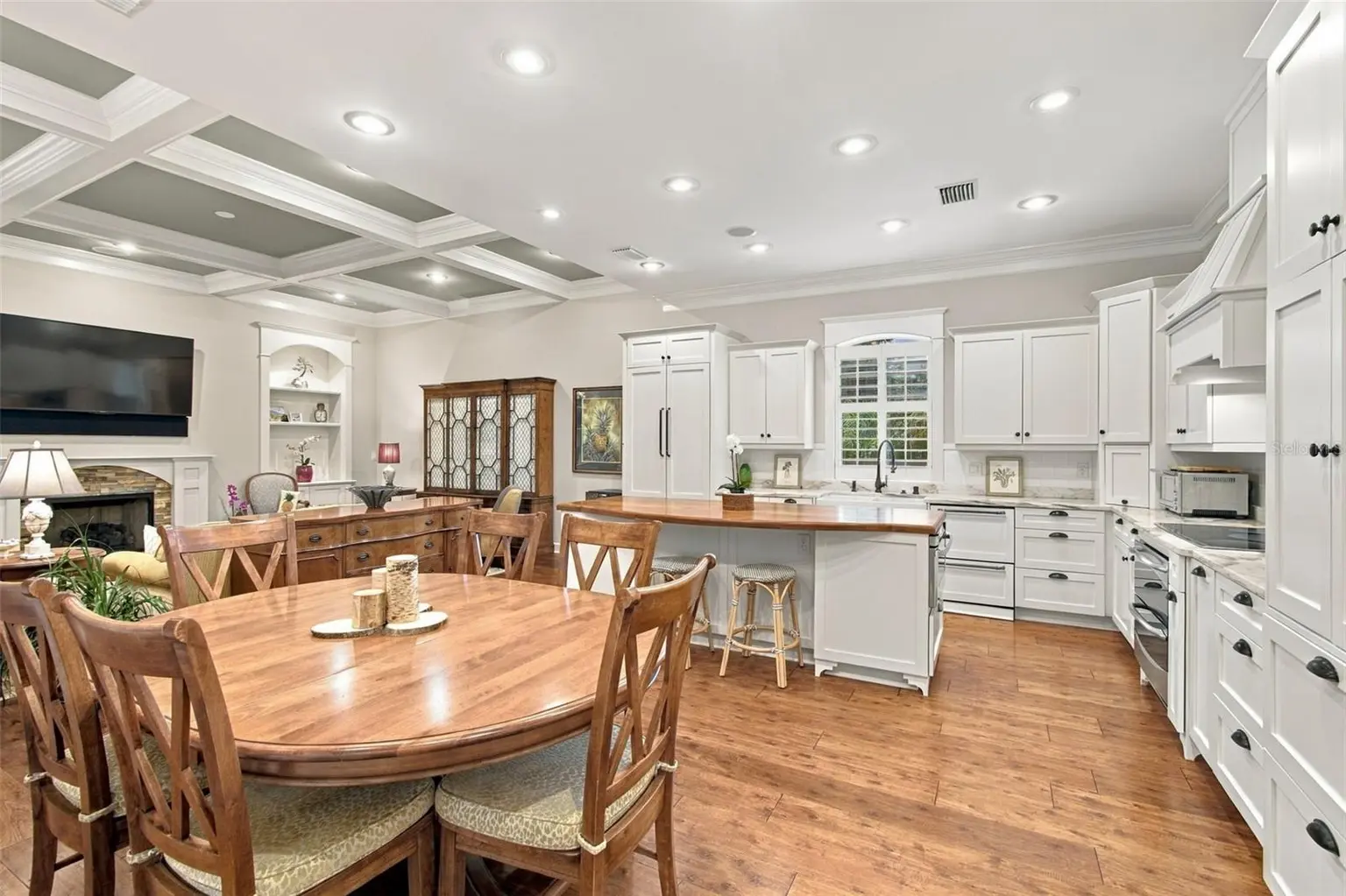 3715 W NEPTUNE STREET, TAMPA, FL, photo 18 of 98