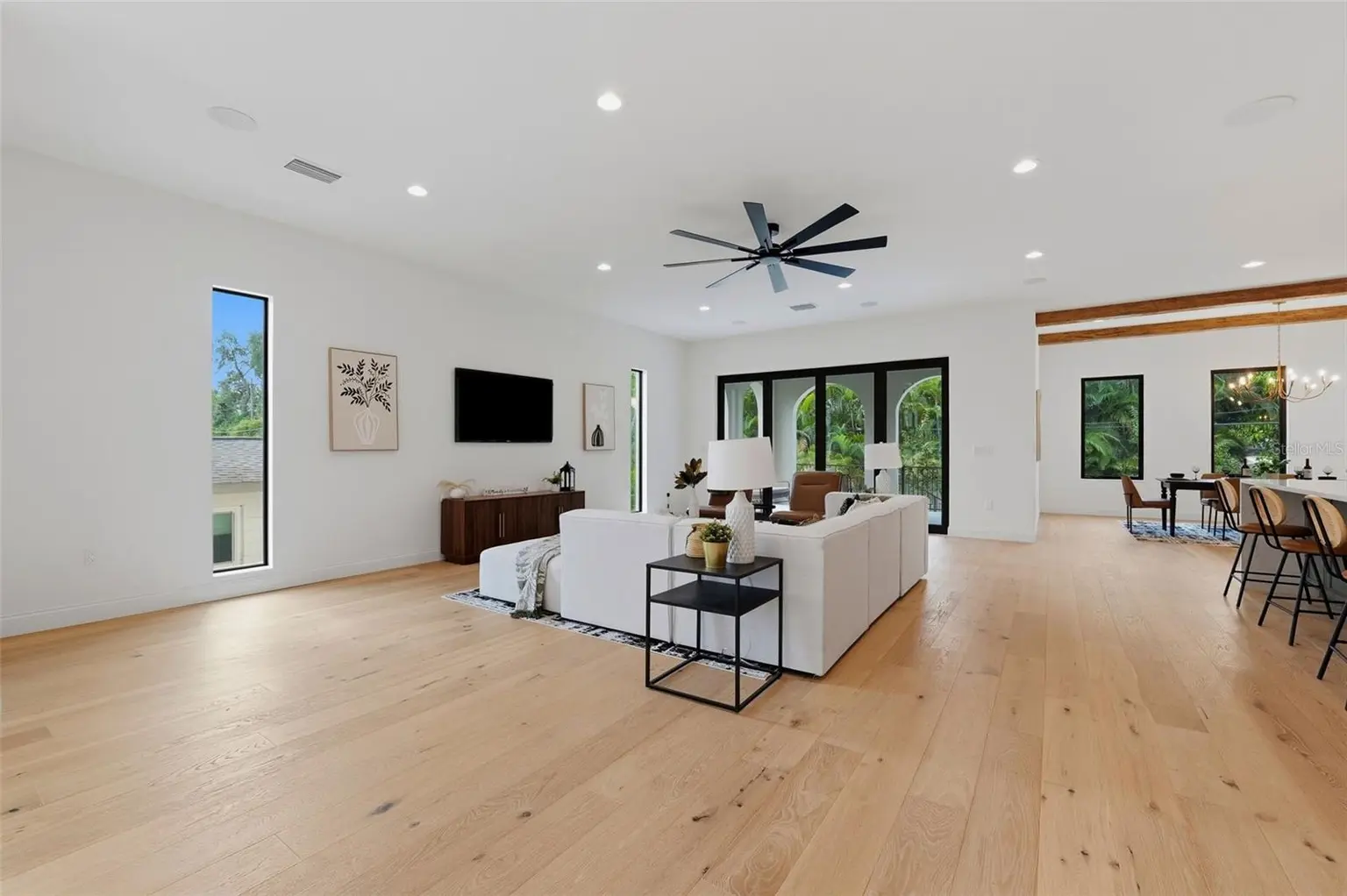 502 E DAVIS BOULEVARD, TAMPA, FL, photo 14 of 74