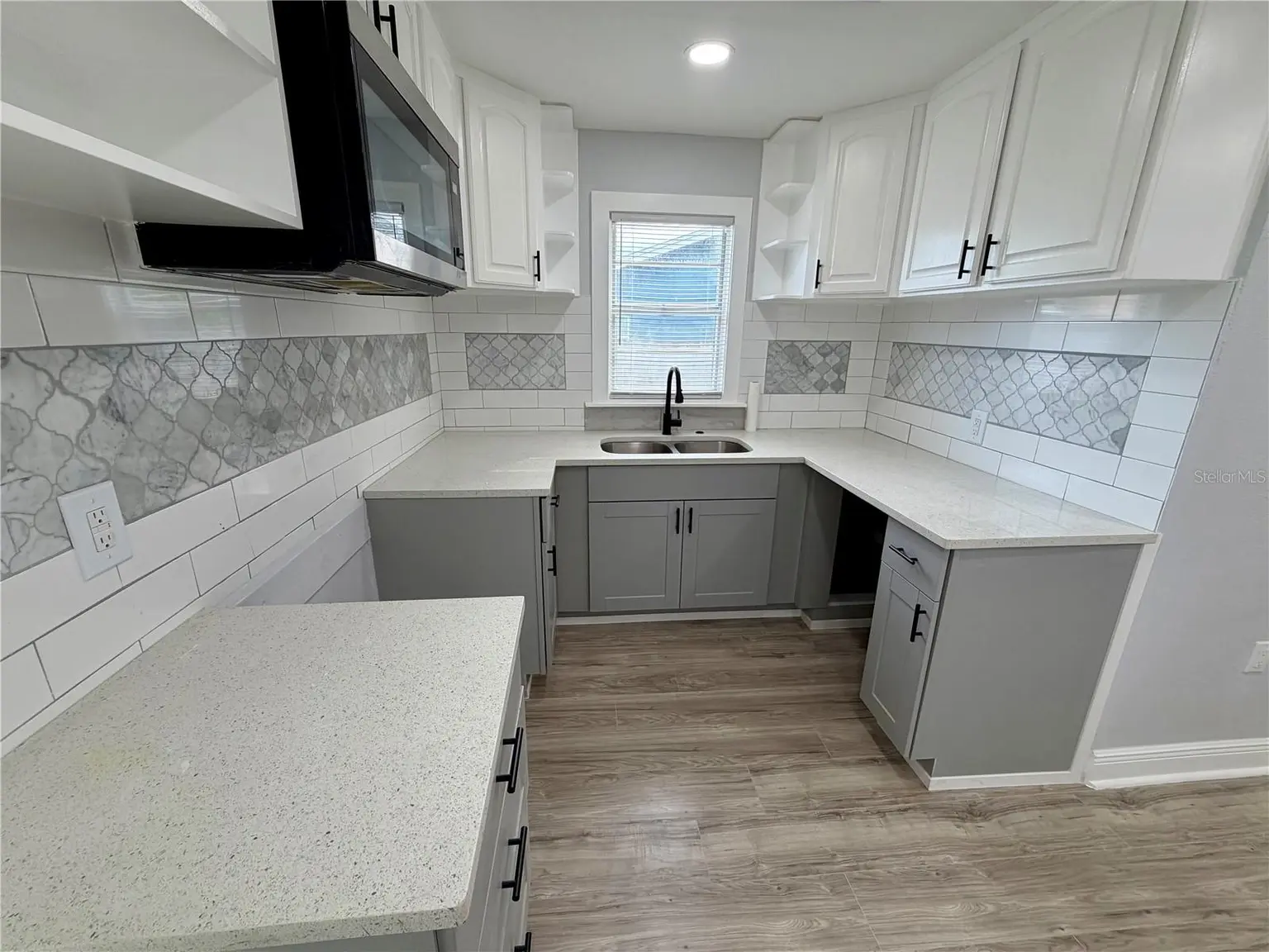 301 80TH AVENUE NE, ST PETERSBURG, FL, photo 14 of 43