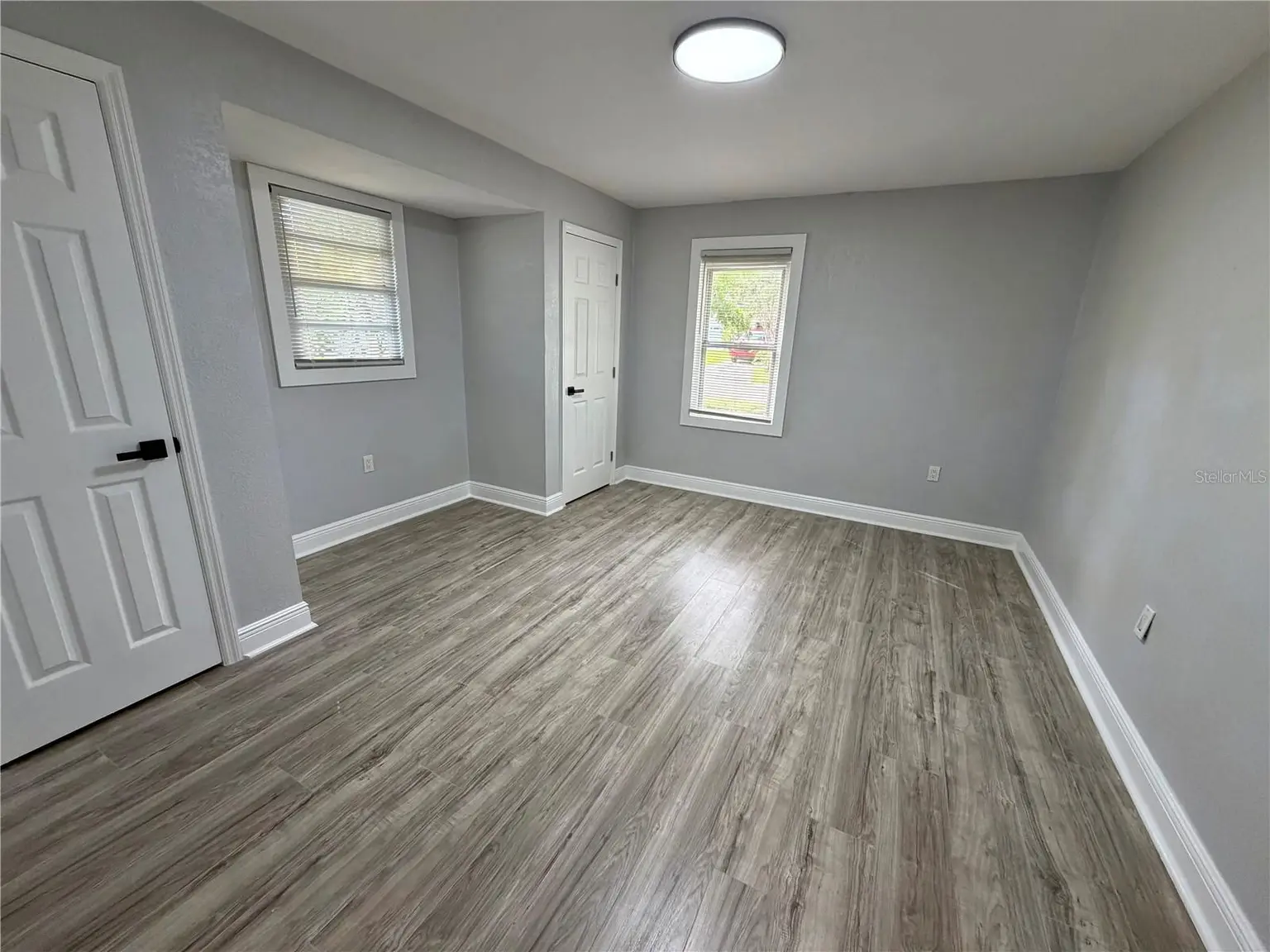 301 80TH AVENUE NE, ST PETERSBURG, FL, photo 25 of 43