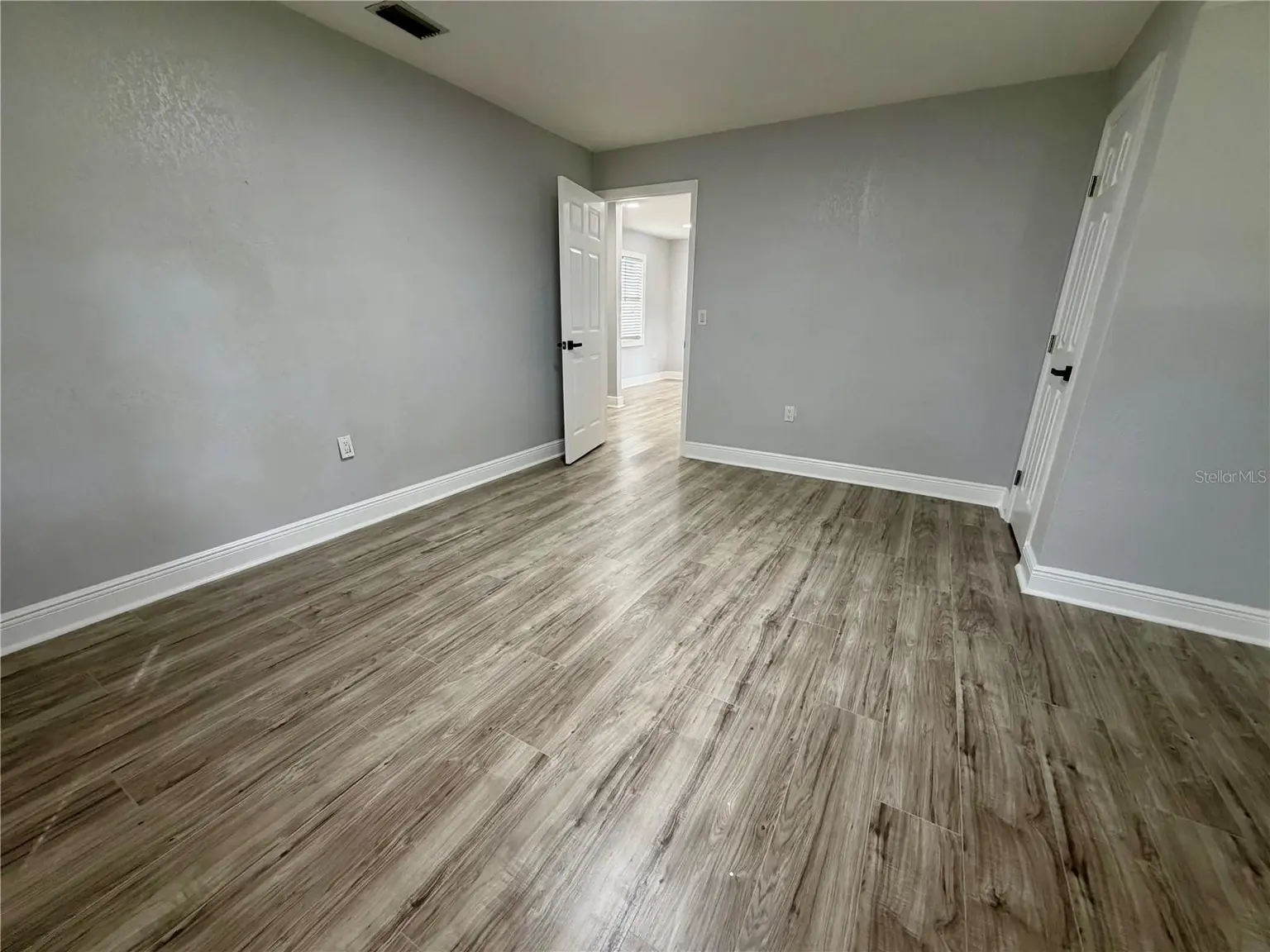 301 80TH AVENUE NE, ST PETERSBURG, FL, photo 27 of 43