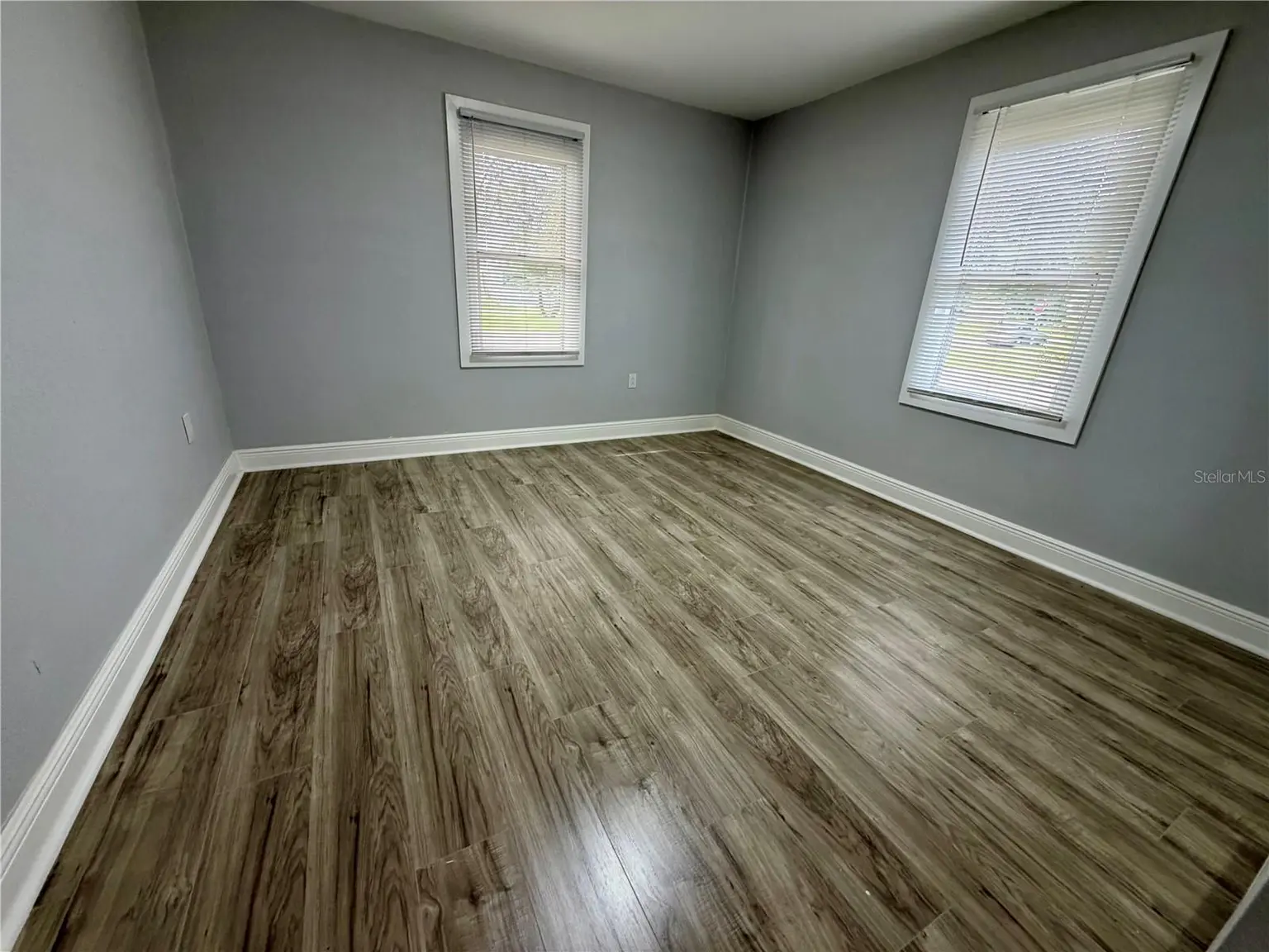 301 80TH AVENUE NE, ST PETERSBURG, FL, photo 28 of 43