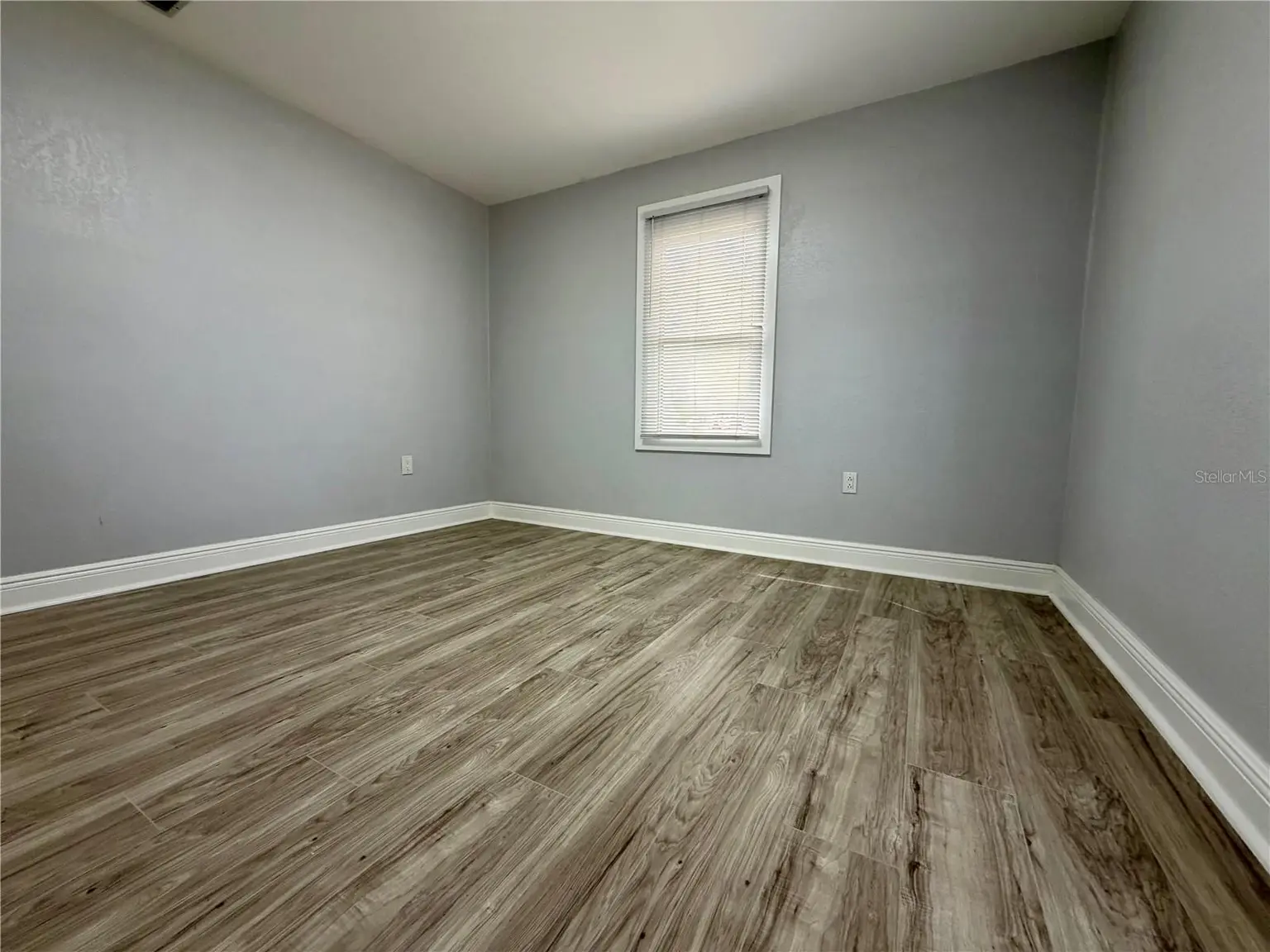 301 80TH AVENUE NE, ST PETERSBURG, FL, photo 31 of 43