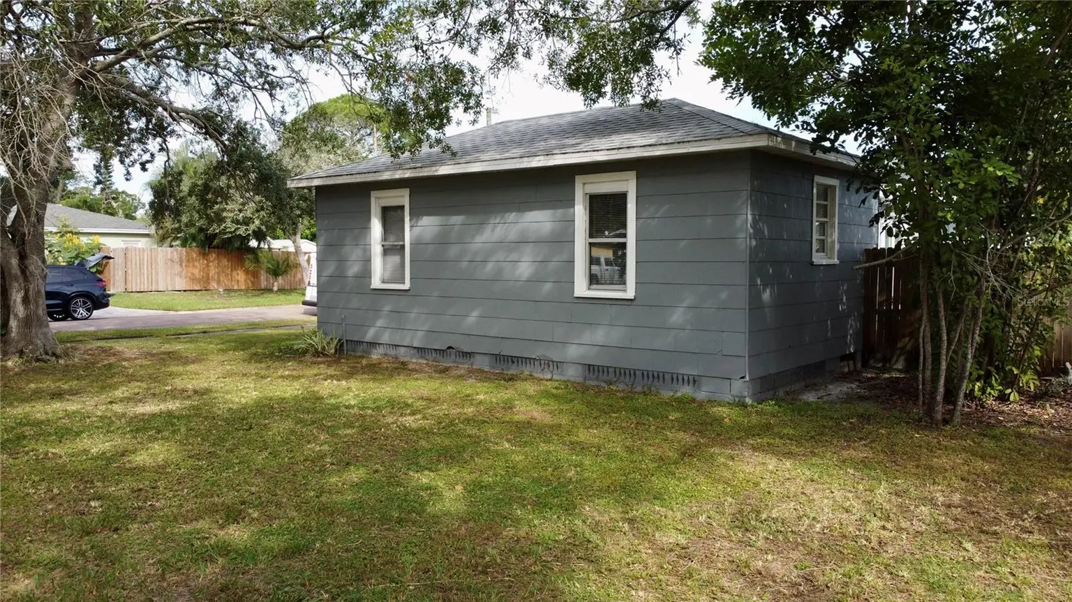 301 80TH AVENUE NE, ST PETERSBURG, FL, photo 37 of 43