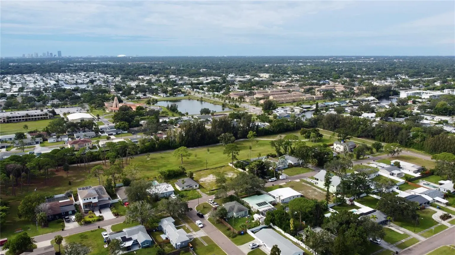 301 80TH AVENUE NE, ST PETERSBURG, FL, photo 40 of 43