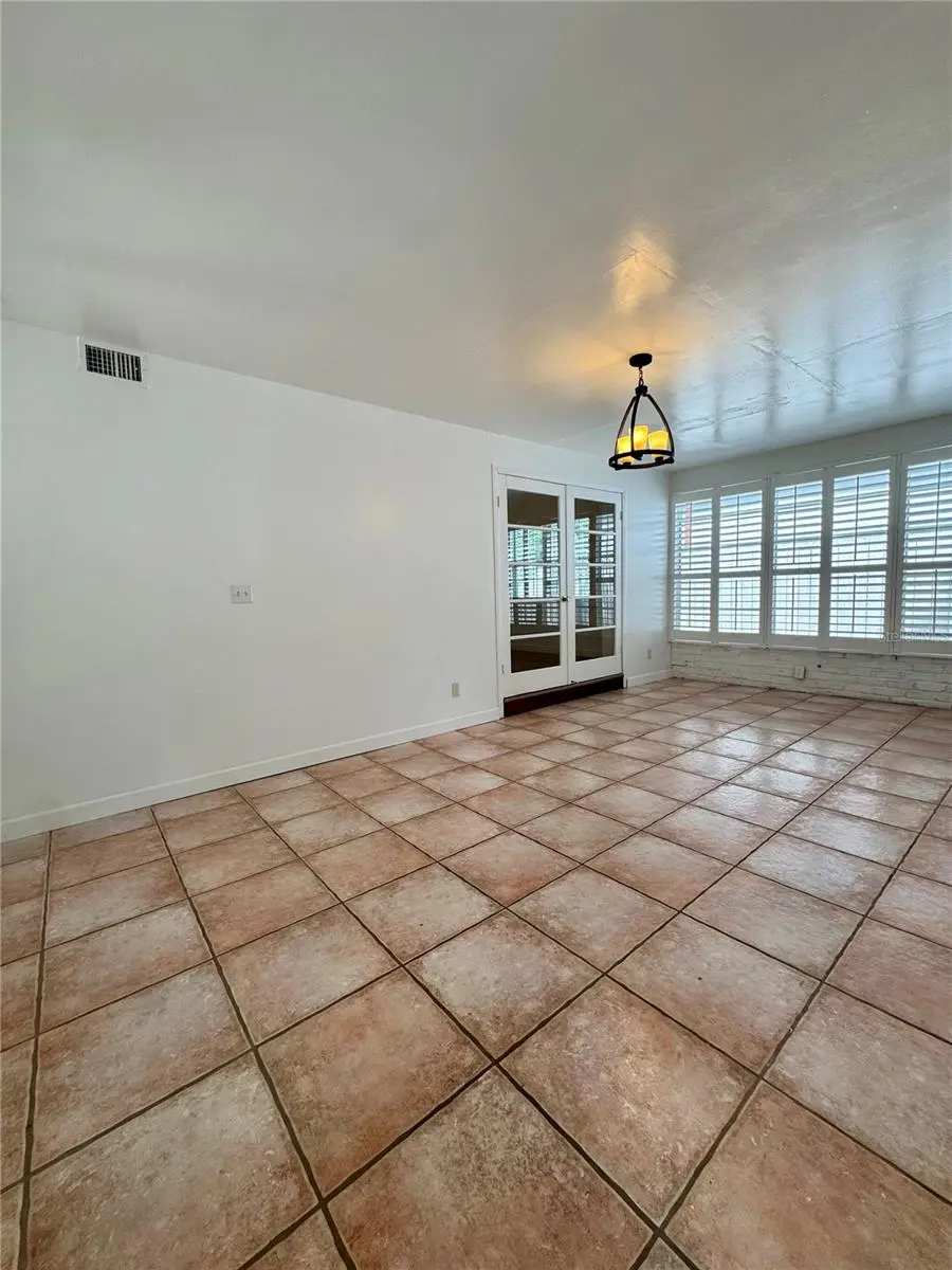 207 W DAVIS BOULEVARD, TAMPA, FL, photo 8 of 21