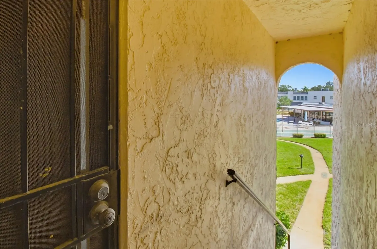 211 FERNWOOD CIRCLE #211, SEMINOLE, FL, photo 7 of 39