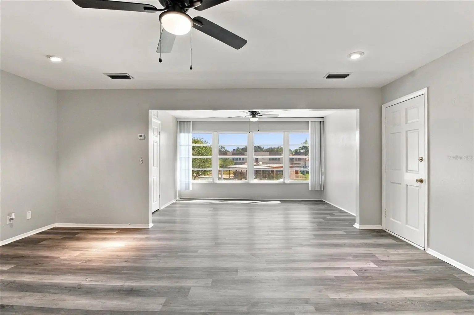 211 FERNWOOD CIRCLE #211, SEMINOLE, FL, photo 18 of 39