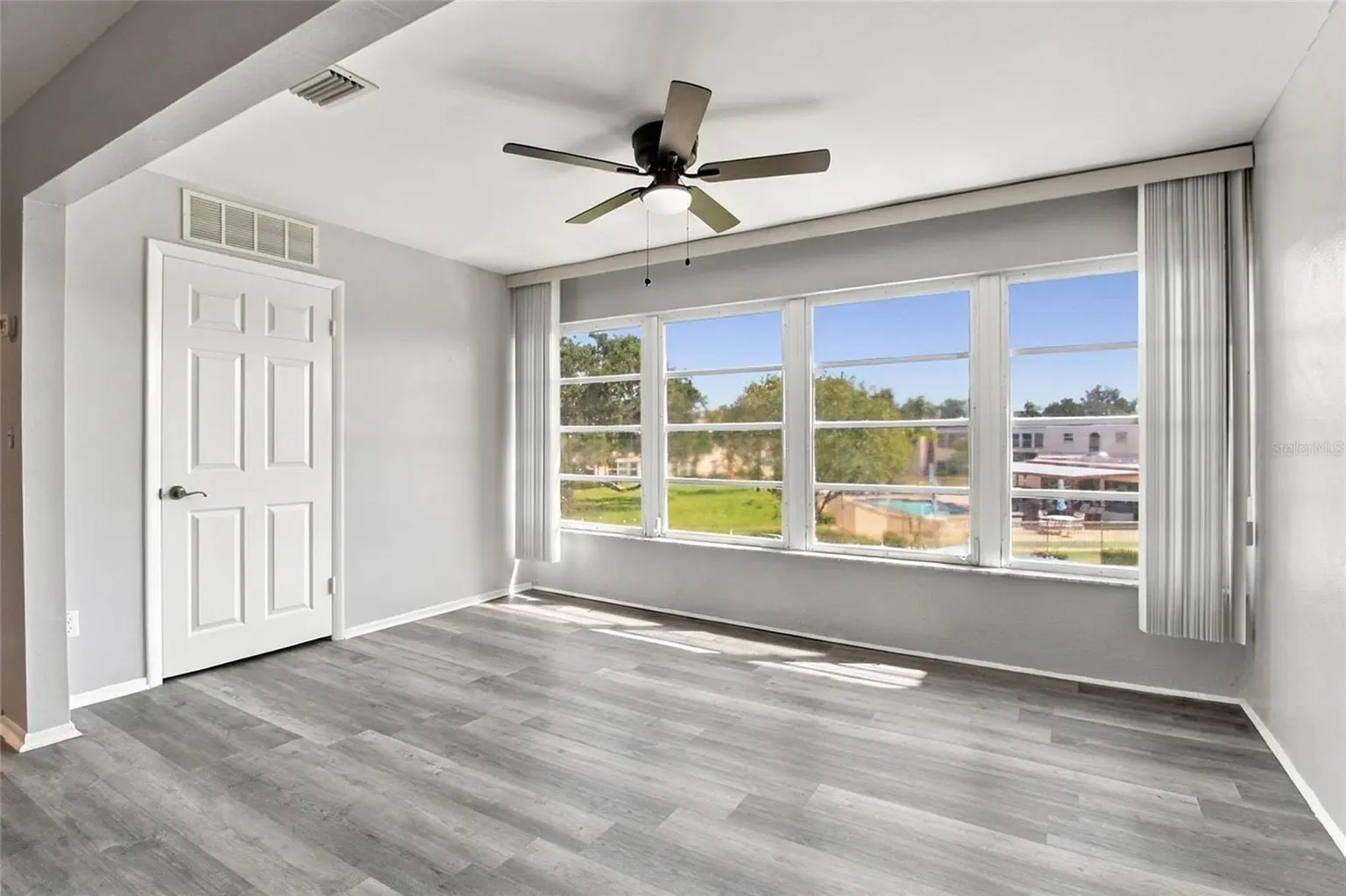 211 FERNWOOD CIRCLE #211, SEMINOLE, FL, photo 20 of 39