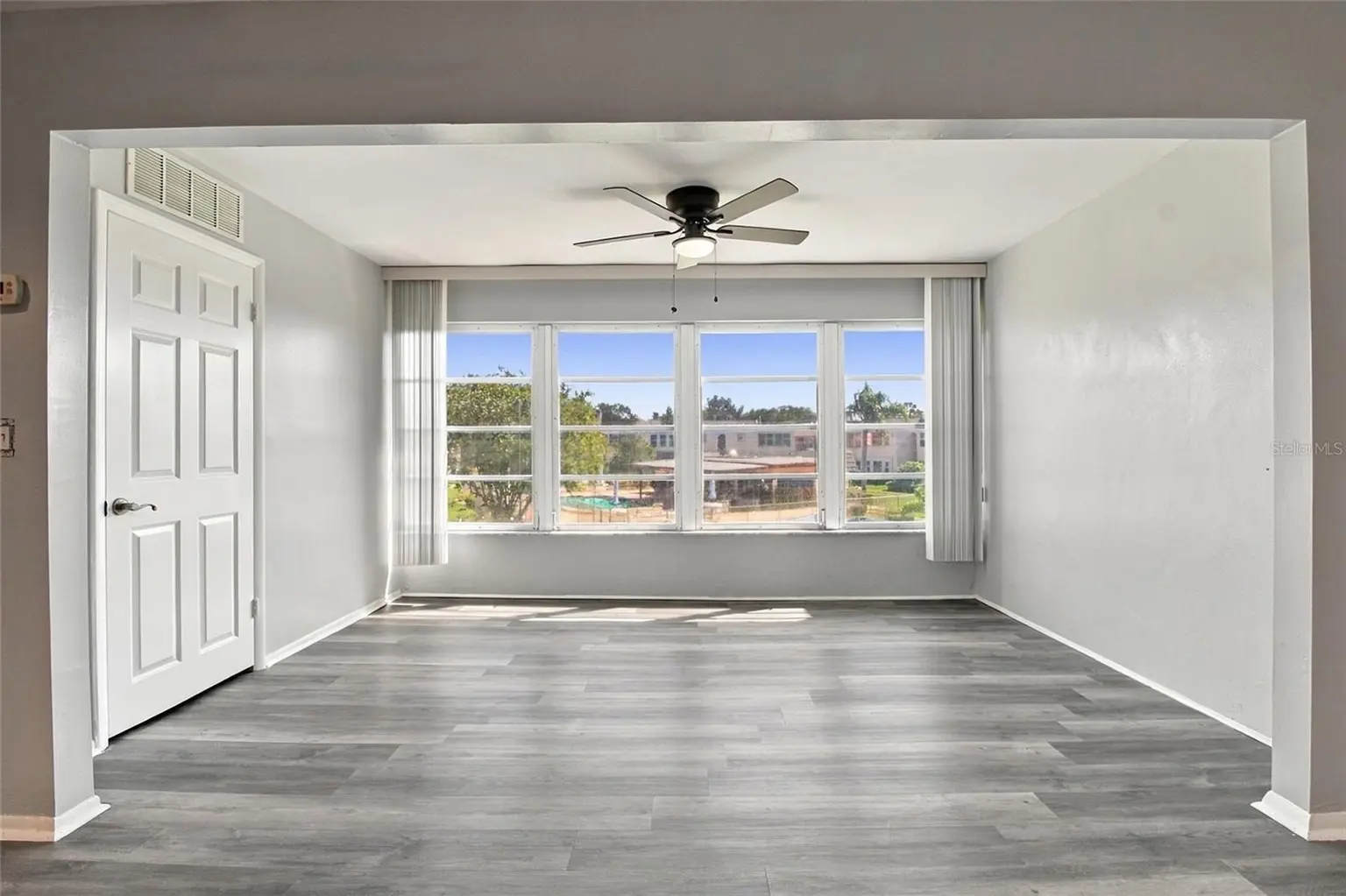211 FERNWOOD CIRCLE #211, SEMINOLE, FL, photo 21 of 39