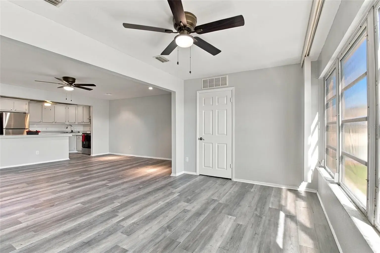 211 FERNWOOD CIRCLE #211, SEMINOLE, FL, photo 23 of 39