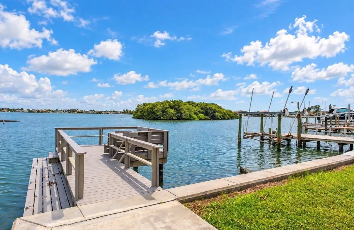 121 7TH STREET, BELLEAIR BEACH, FL, photo 27 of 32