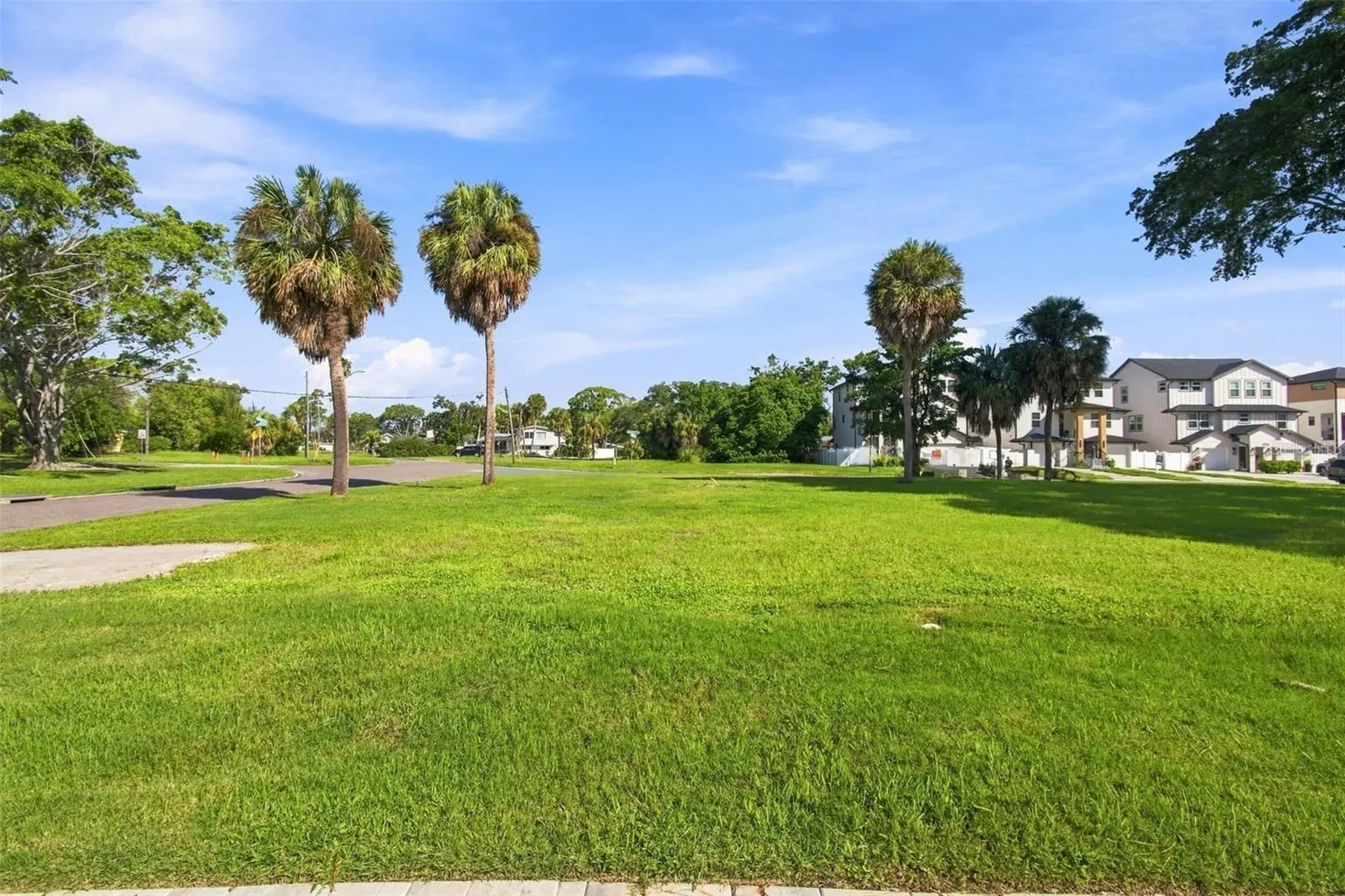 4647 VENETIAN BOULEVARD NE, ST PETERSBURG, FL, photo 5 of 10