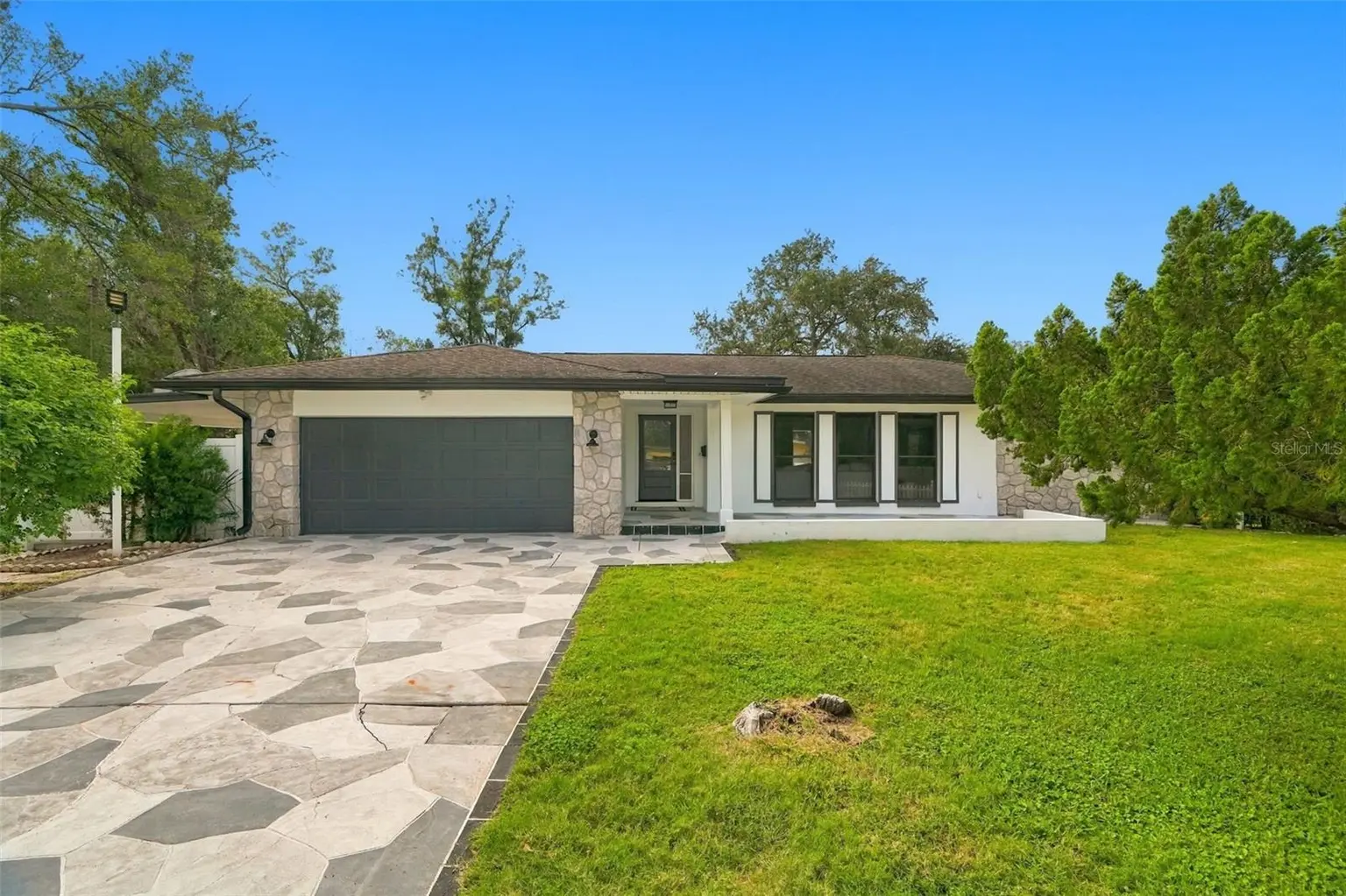 330 PATICA RD NE, ST PETERSBURG, FL, photo 4 of 45