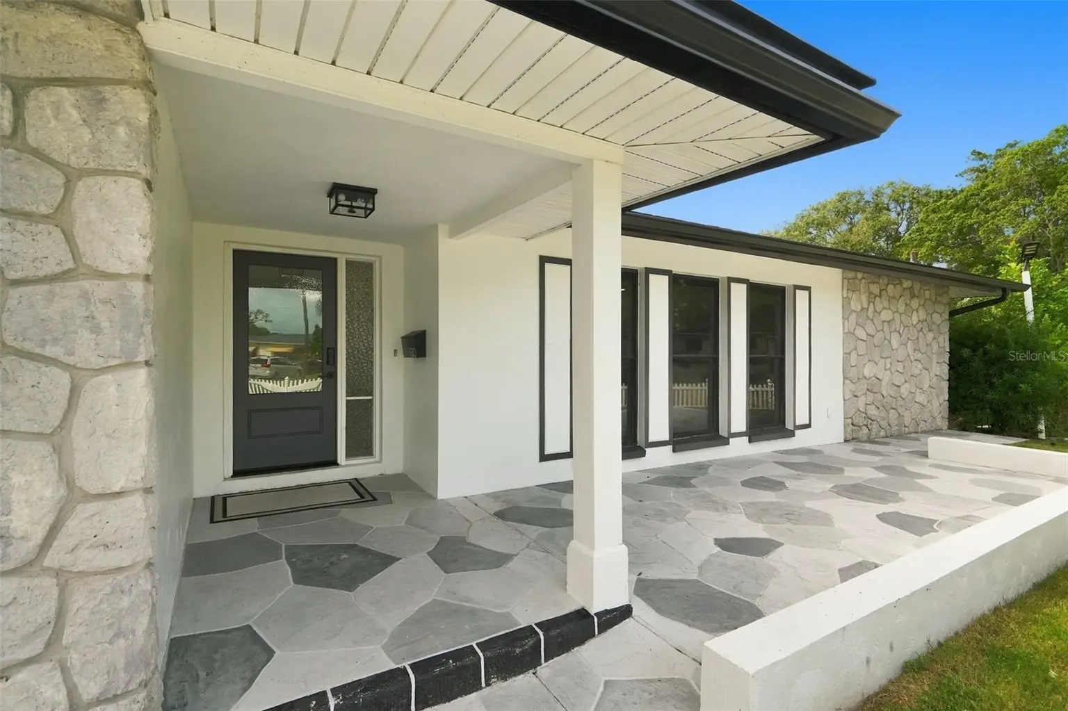 330 PATICA RD NE, ST PETERSBURG, FL, photo 6 of 45