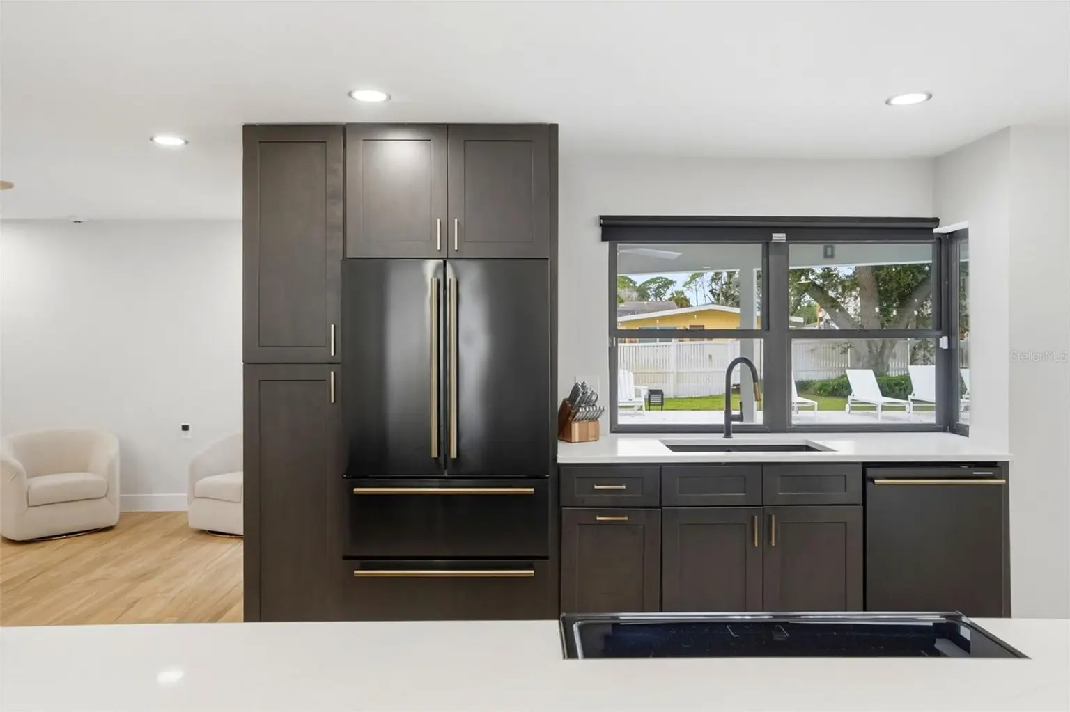 330 PATICA RD NE, ST PETERSBURG, FL, photo 9 of 45