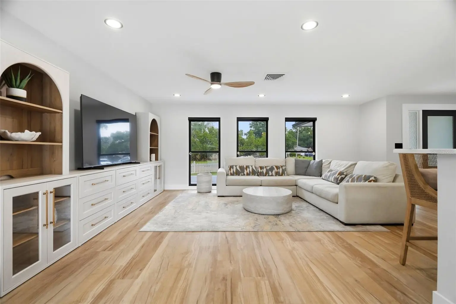 330 PATICA RD NE, ST PETERSBURG, FL, photo 15 of 45