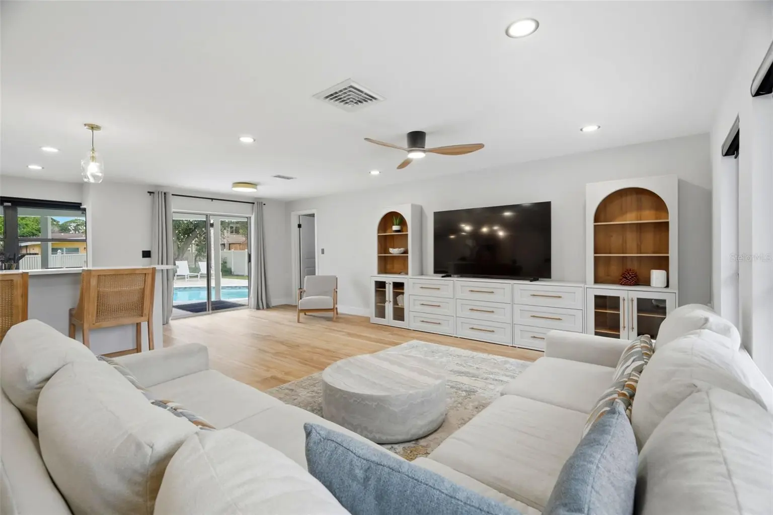330 PATICA RD NE, ST PETERSBURG, FL, photo 16 of 45