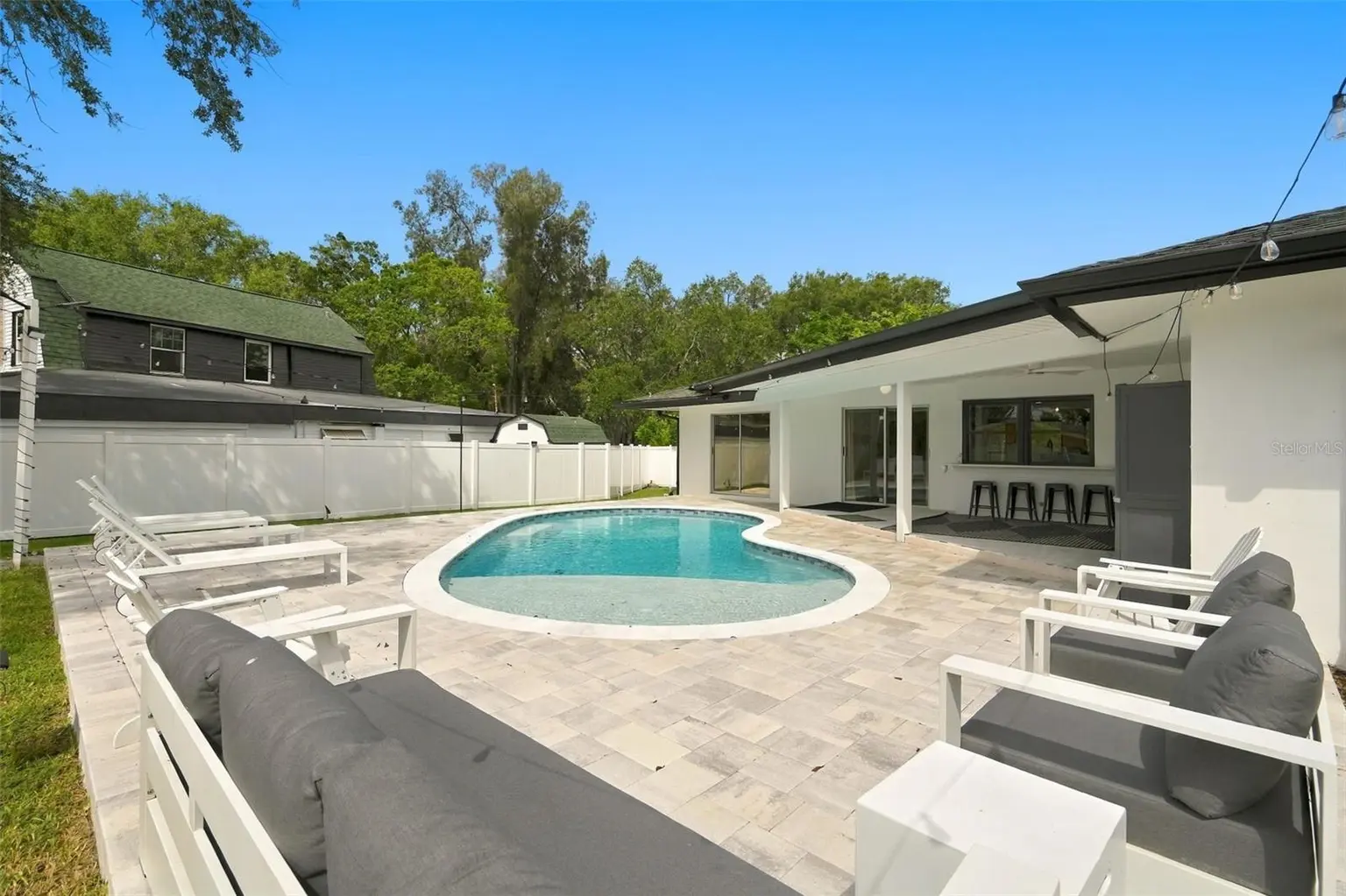 330 PATICA RD NE, ST PETERSBURG, FL, photo 32 of 45