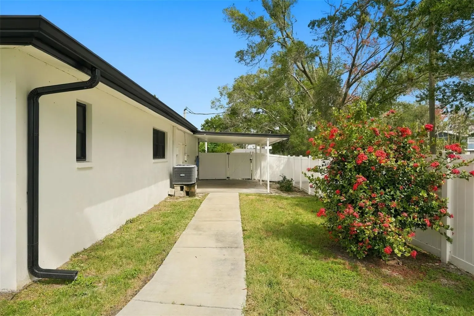 330 PATICA RD NE, ST PETERSBURG, FL, photo 35 of 45