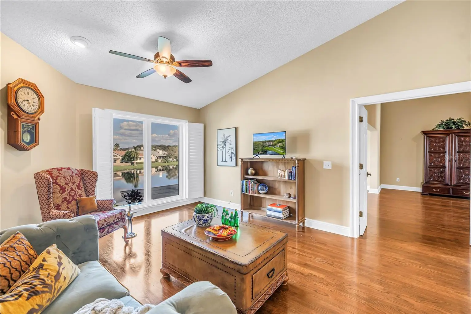 868 GLADES COURT NE, ST PETERSBURG, FL, photo 8 of 53