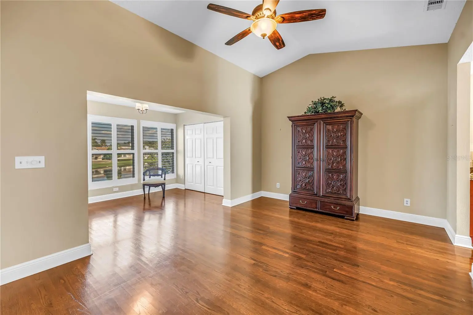 868 GLADES COURT NE, ST PETERSBURG, FL, photo 10 of 53