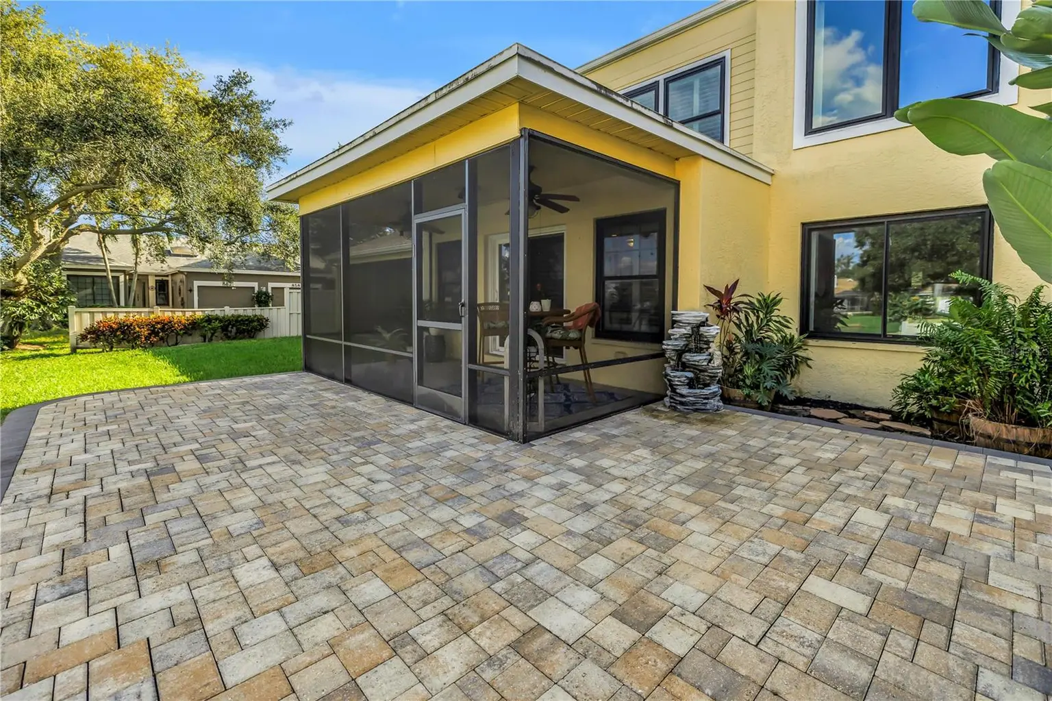868 GLADES COURT NE, ST PETERSBURG, FL, photo 15 of 53