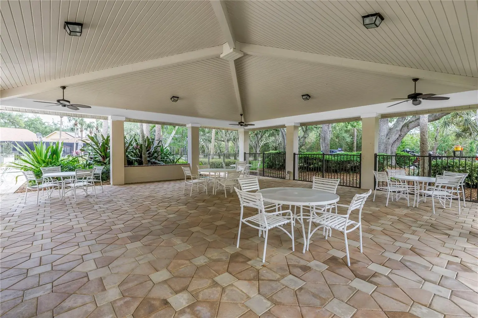 868 GLADES COURT NE, ST PETERSBURG, FL, photo 46 of 53