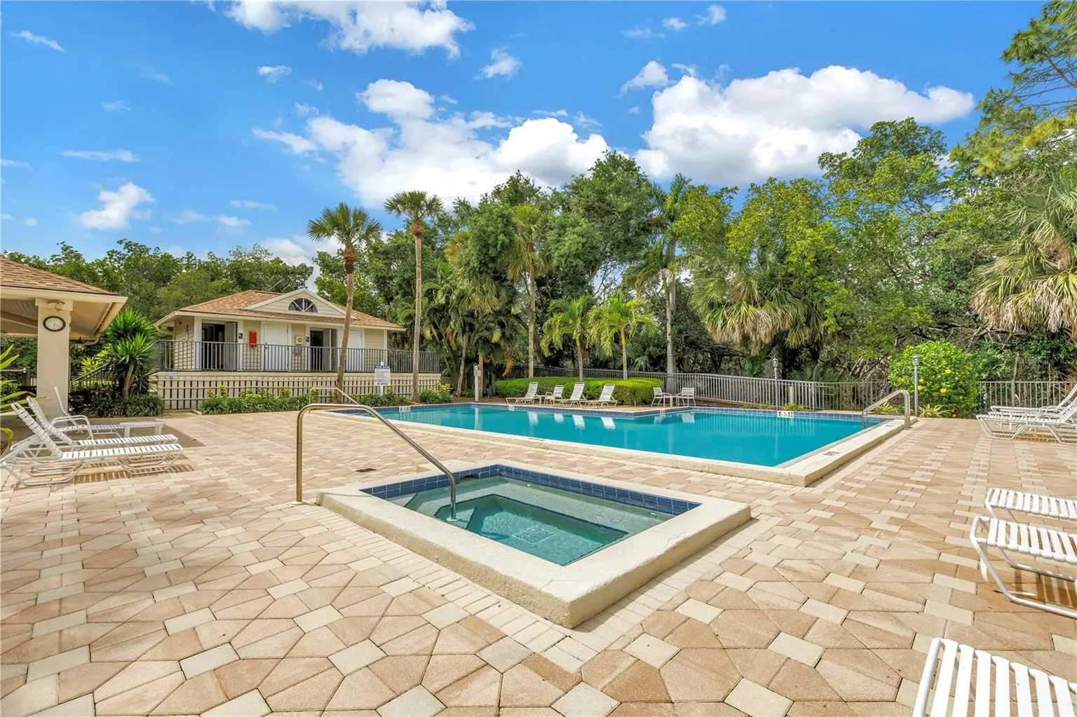 868 GLADES COURT NE, ST PETERSBURG, FL, photo 48 of 53